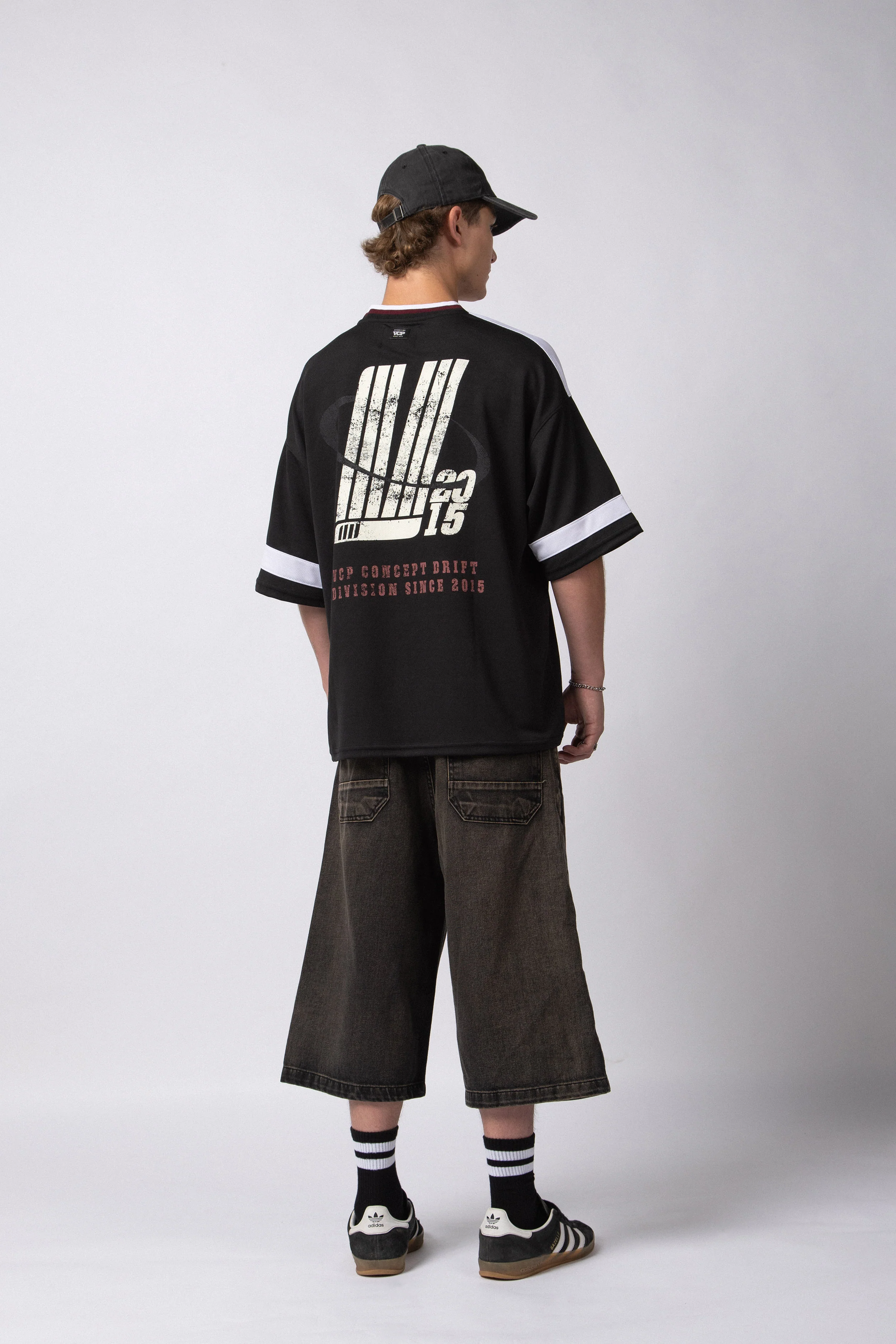 Camiseta AMR Division - Image 7