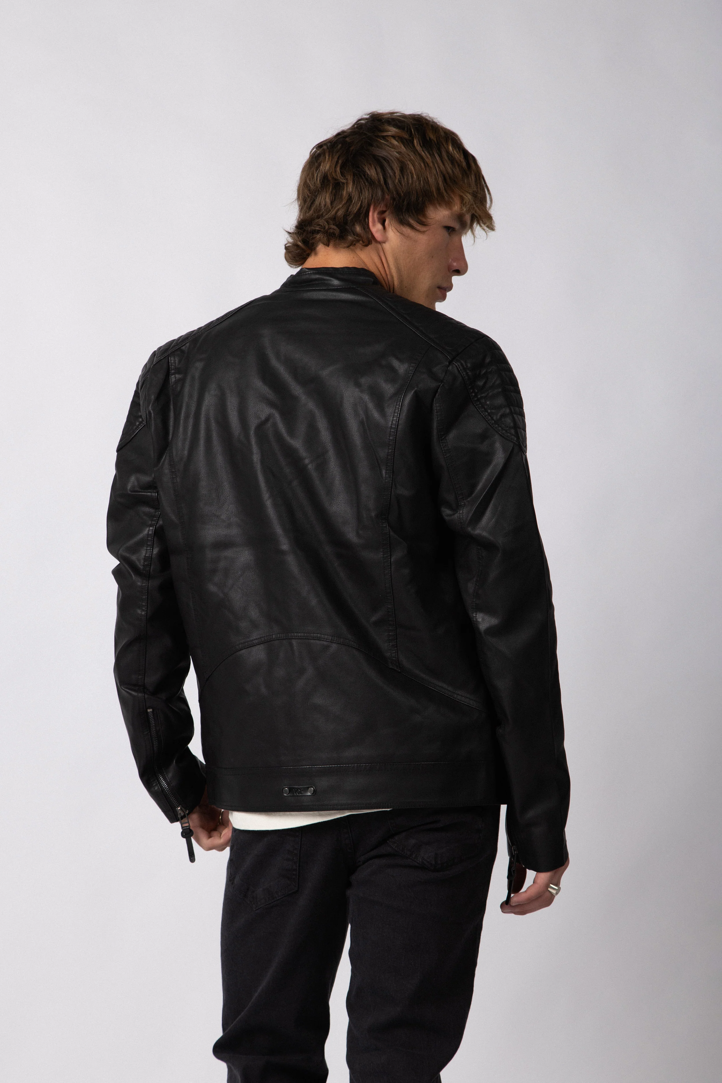 Campera PU Arnold Black - Image 5