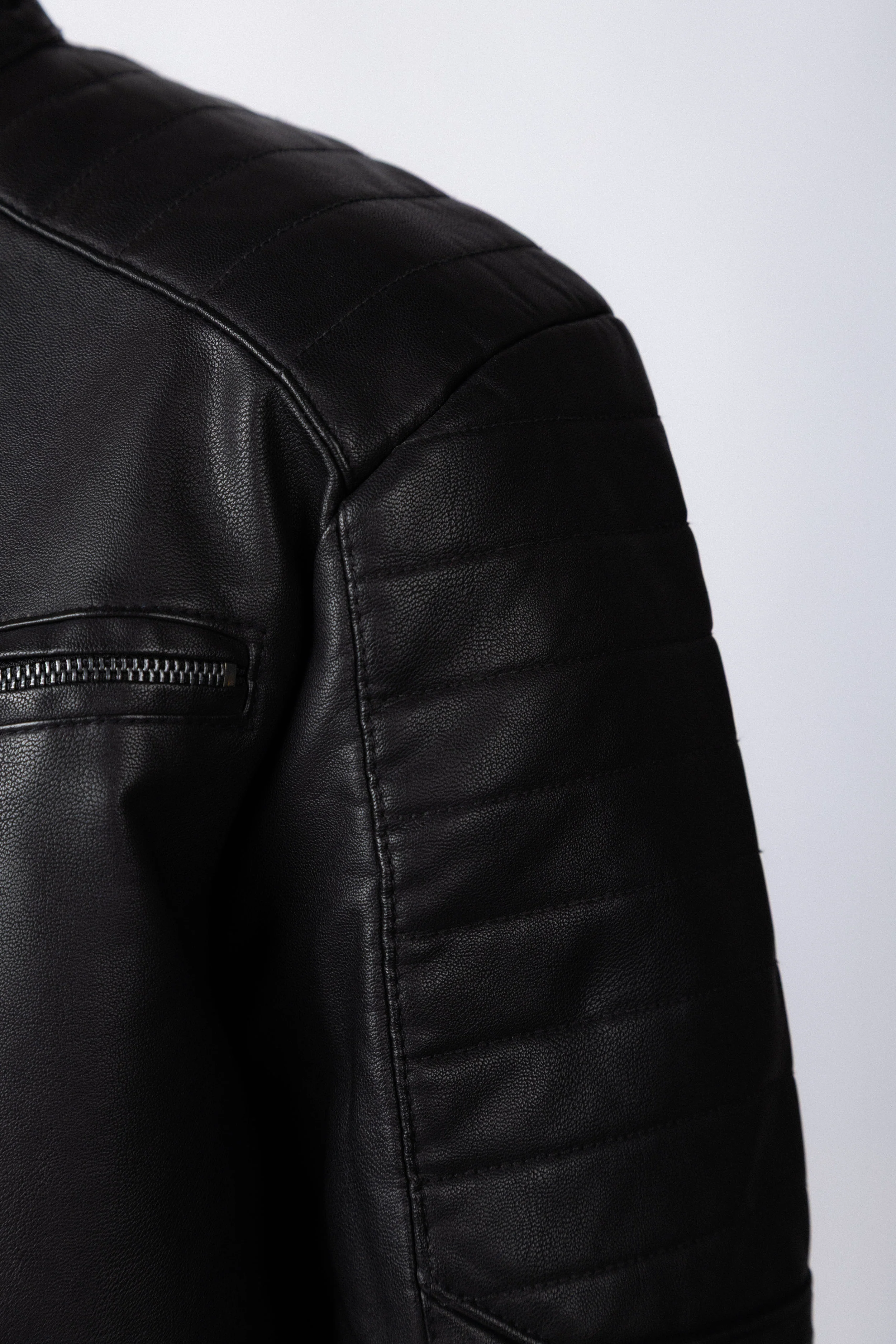 Campera PU Stan Black - Image 4
