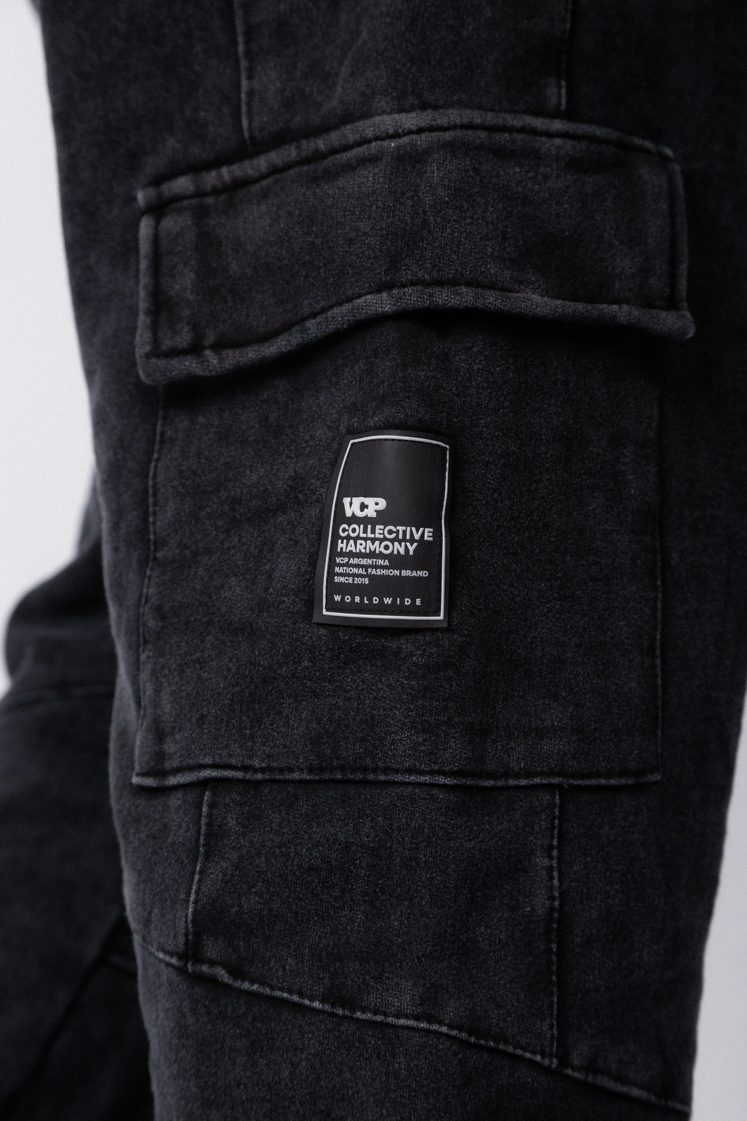 Jogger Cargo Ember Negro - Image 4