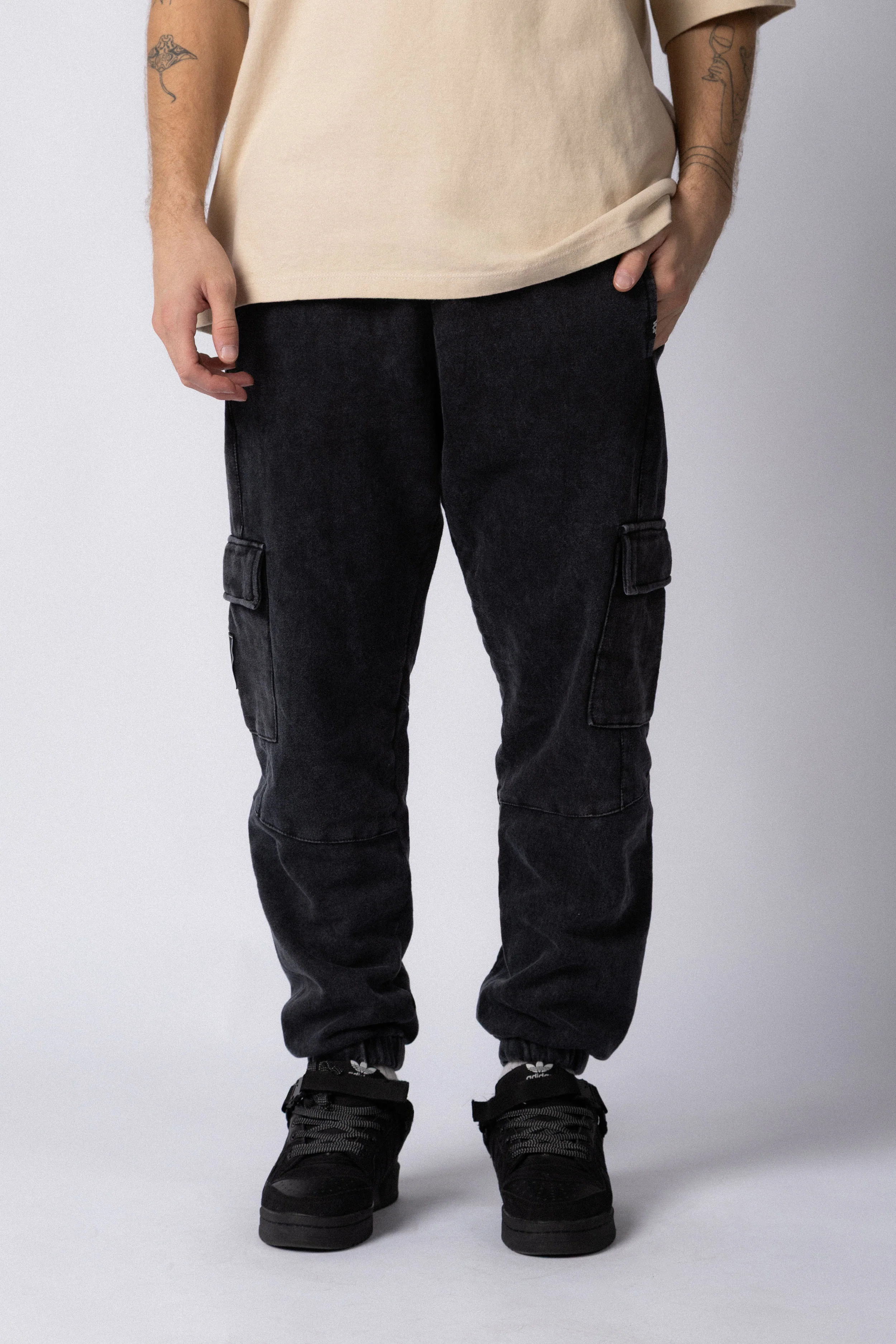 Jogger Cargo Ember Negro - Image 5