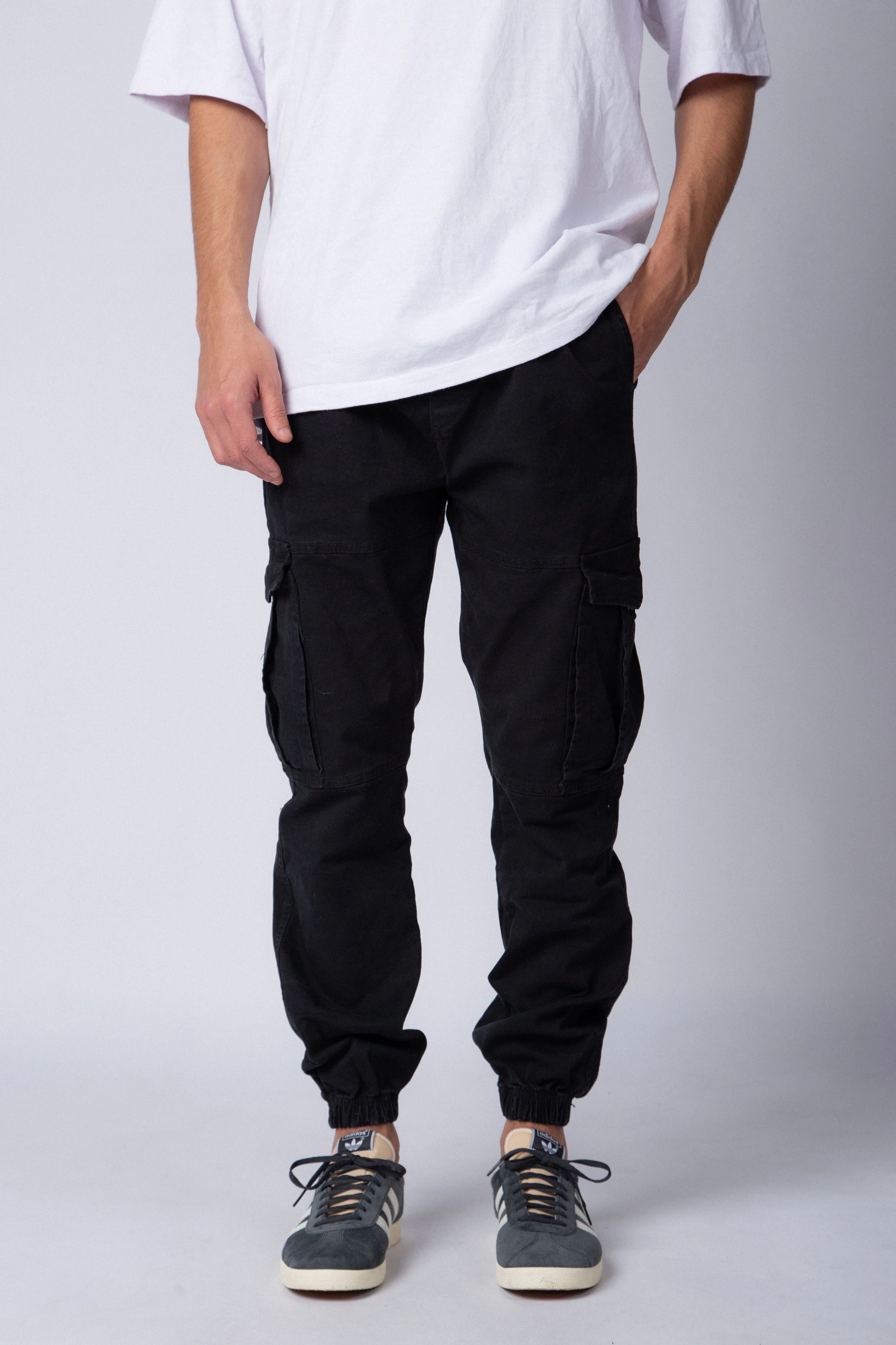 Jogger Cargo Lauren Negro - Image 4