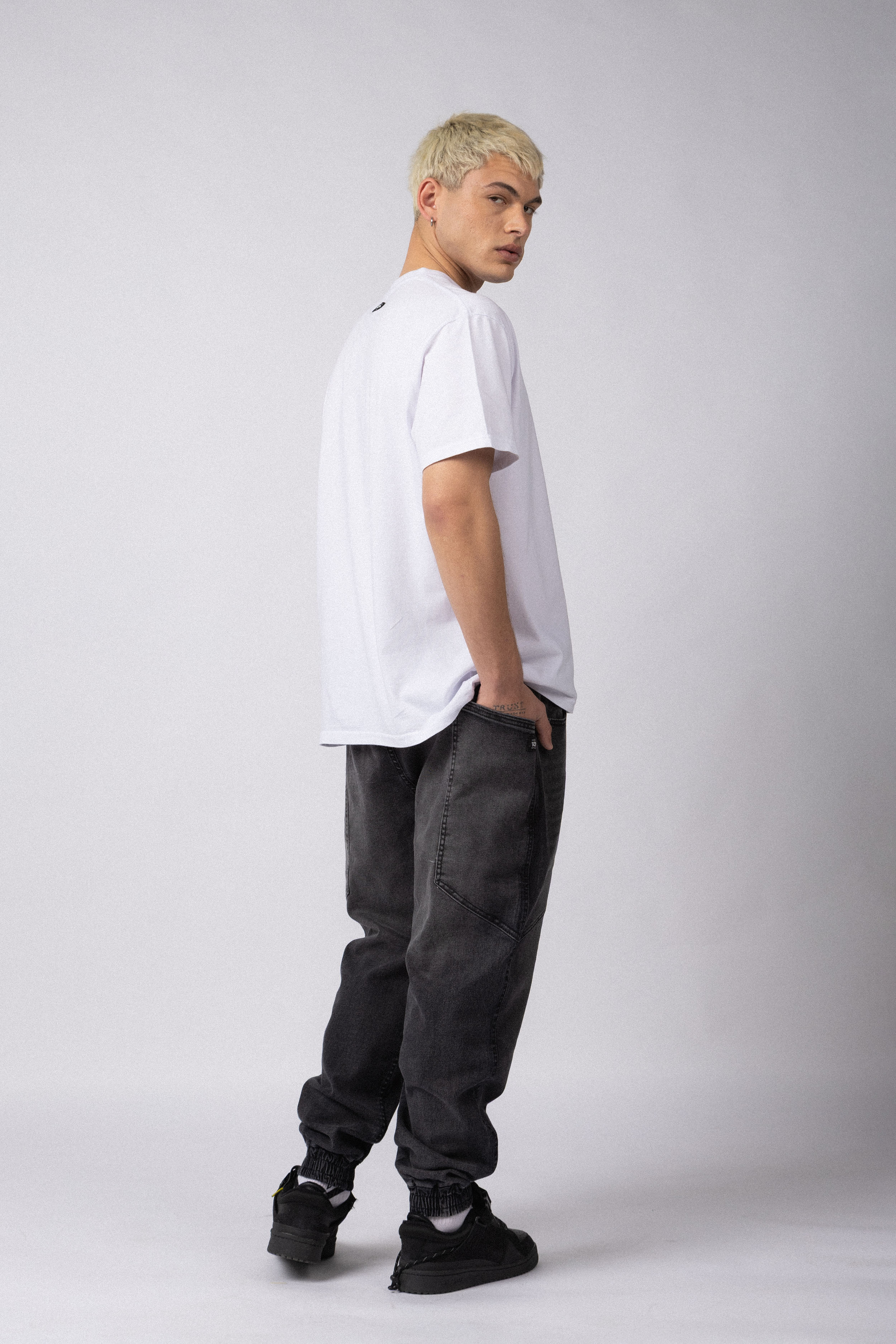 Jogjean Over Marcus Negro - Image 4
