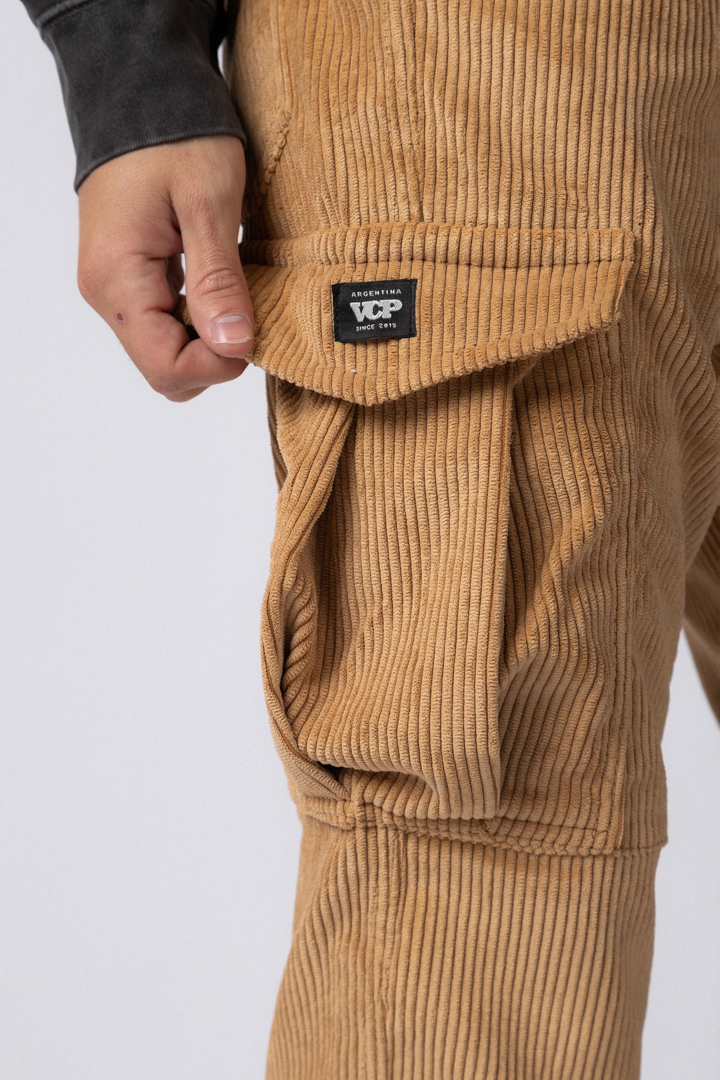 Pantalón Cargo Norman Camel - Image 6