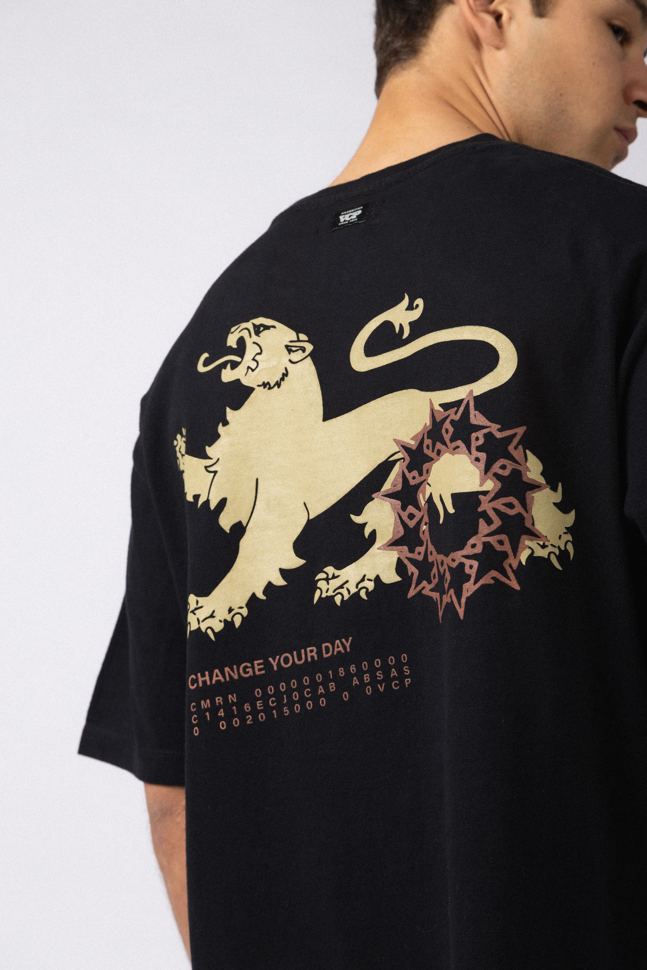 Remera Boxy Change Negra - Image 4