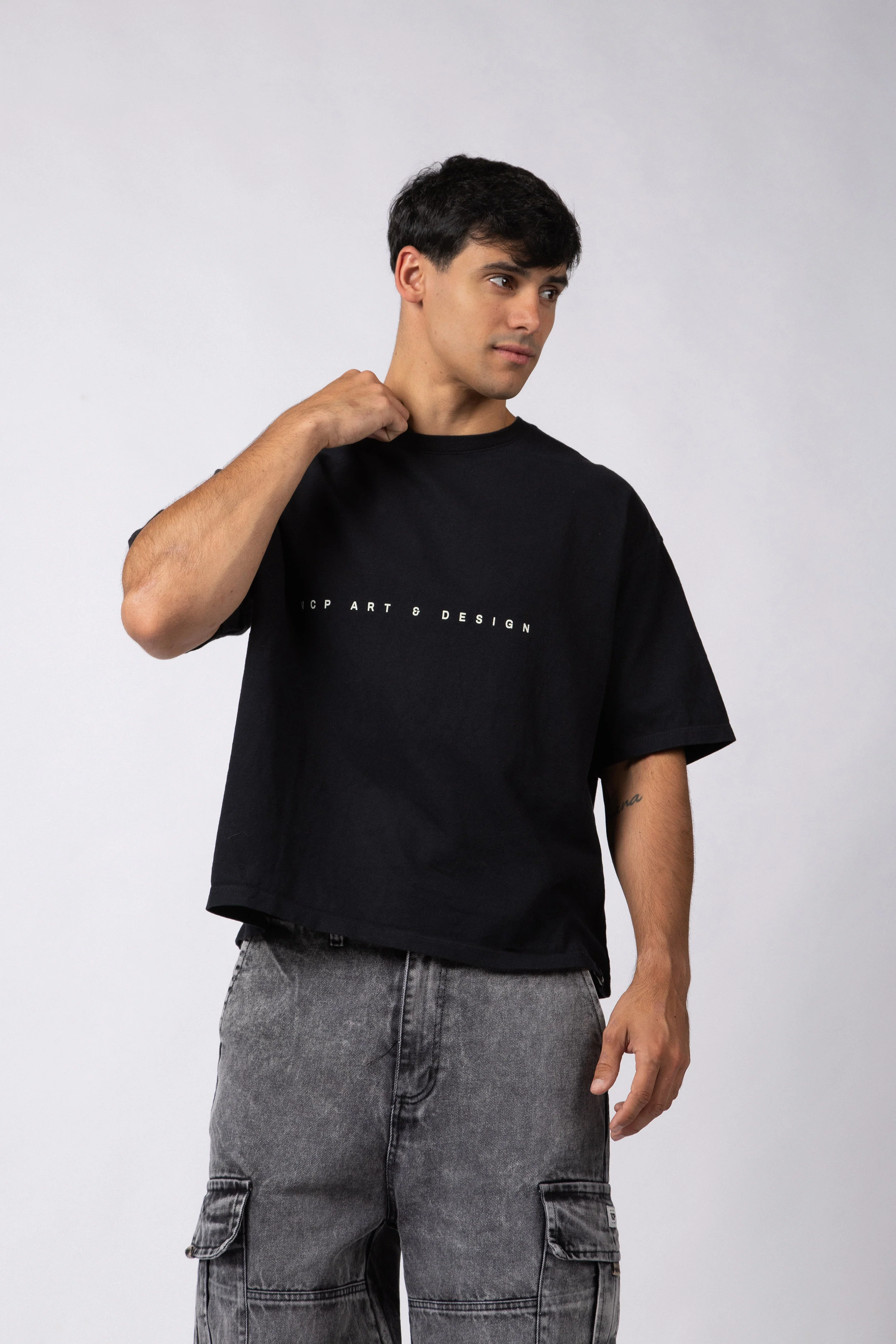 Remera Boxy Invisible Negra - Image 6