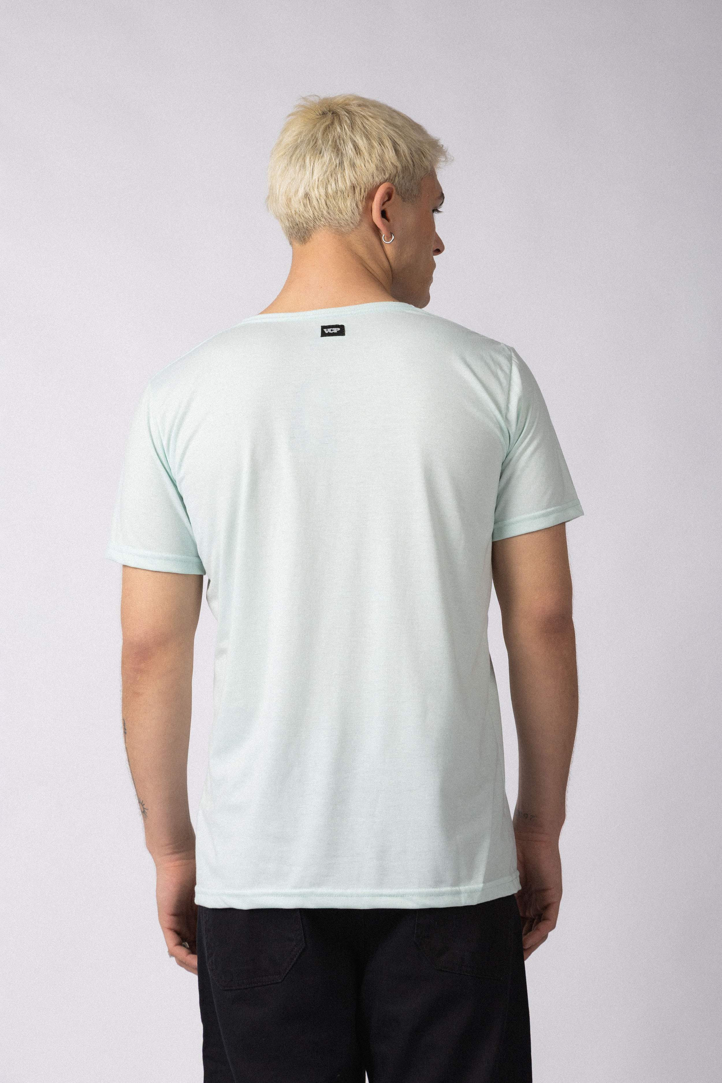 Remera Classic Celeste - Image 2