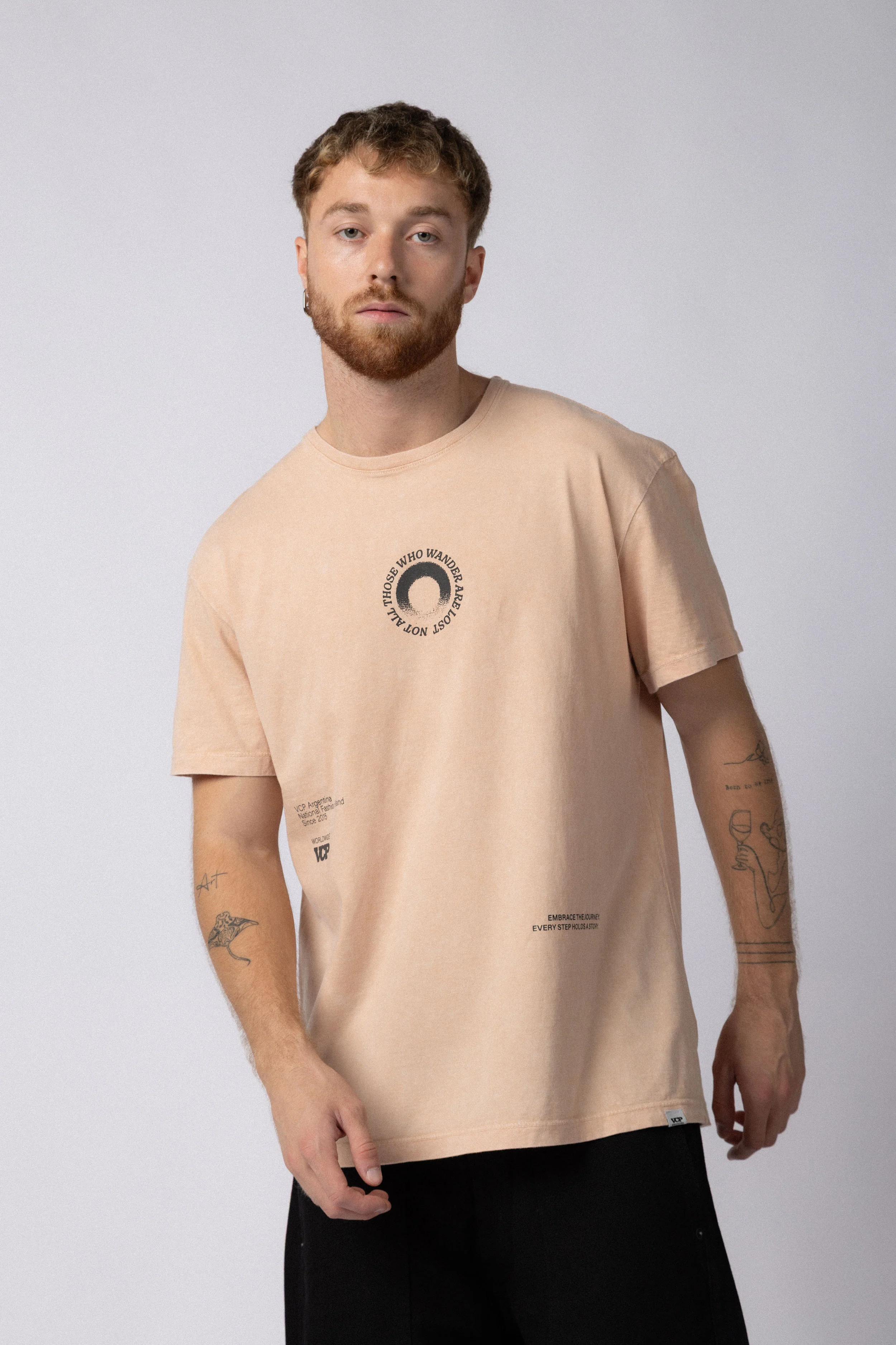 Remera DB Story Beige - Image 2