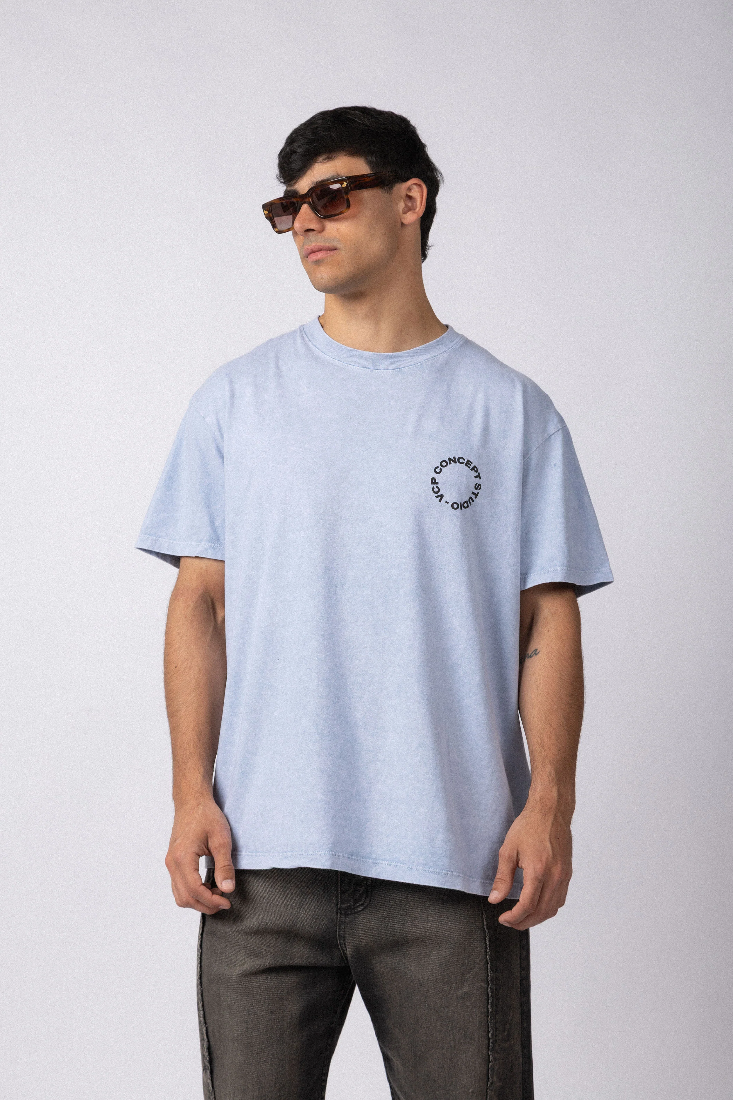 Remera DB Type Celeste