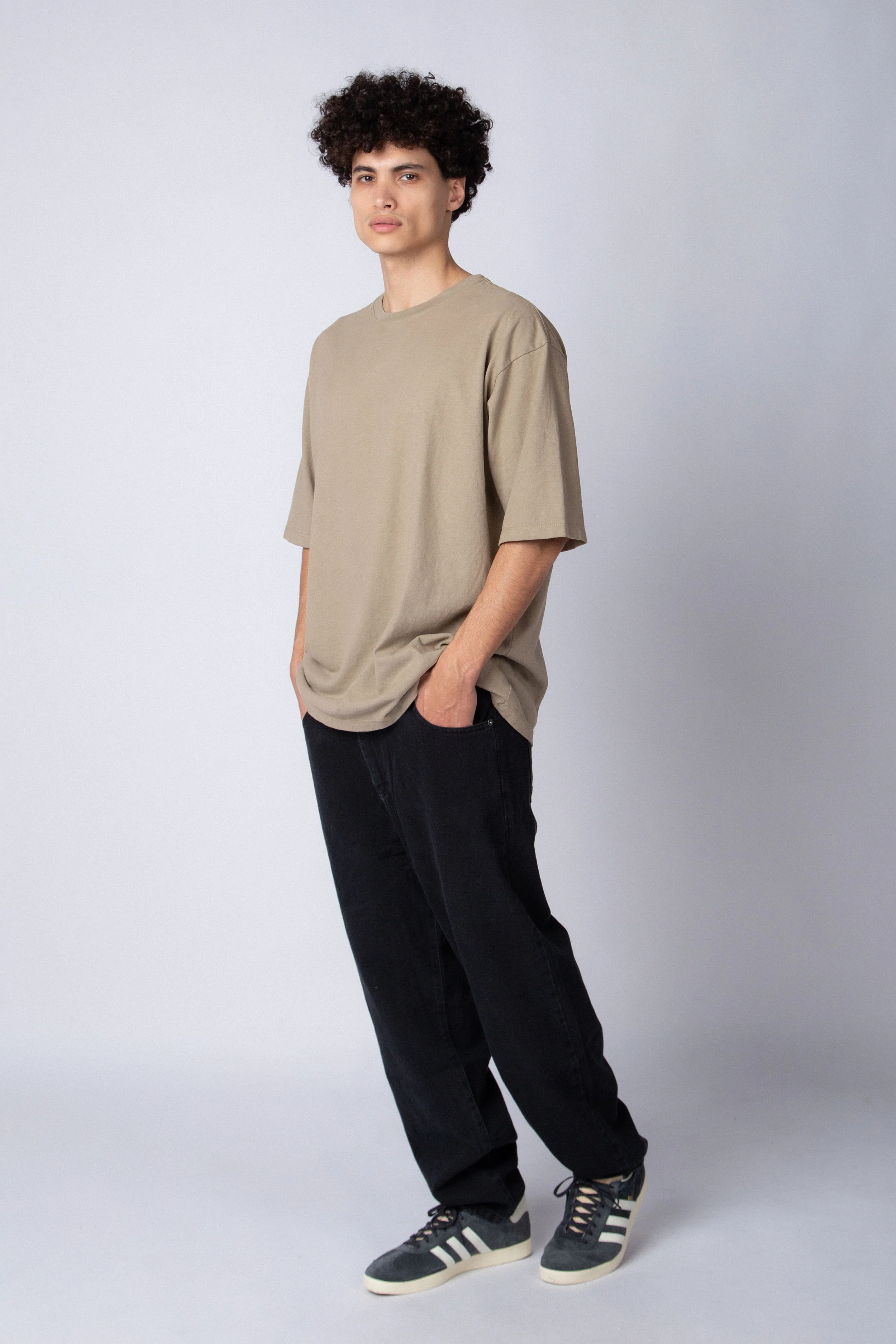 Remera Over Carl Beige - Image 4