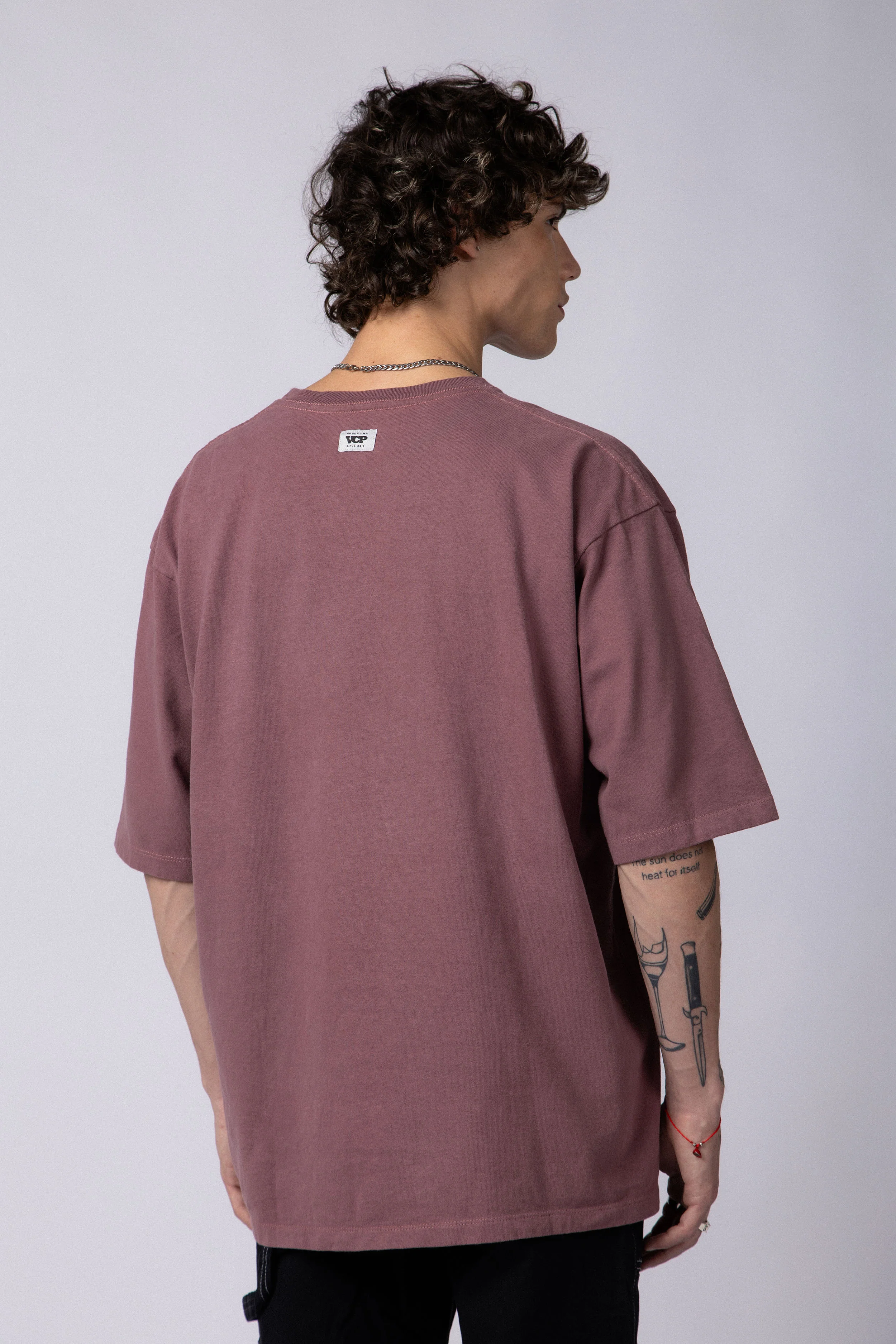 Remera Over Carl Malbec - Image 3