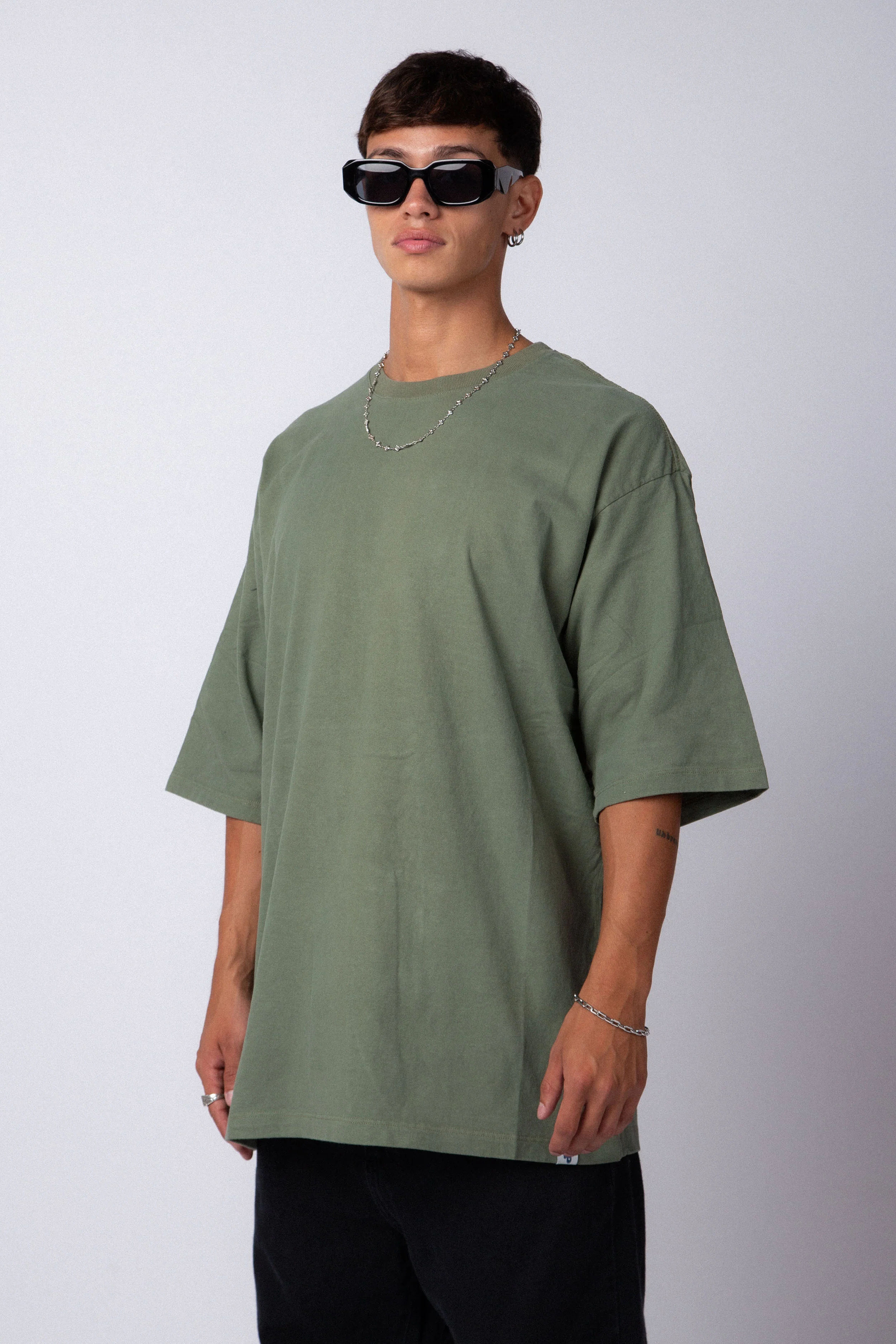 Remera Over Carl Militar - Image 2
