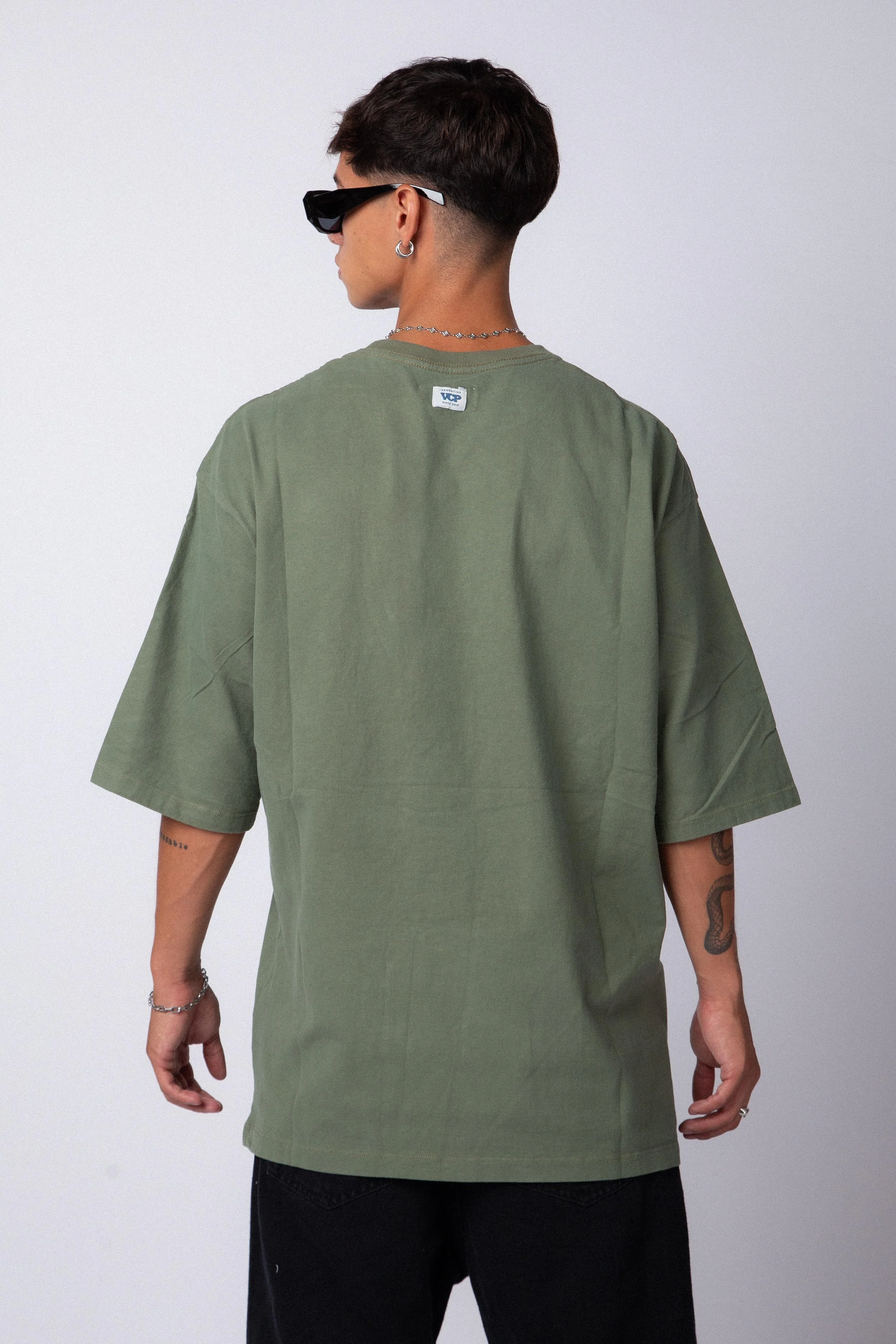 Remera Over Carl Militar - Image 3