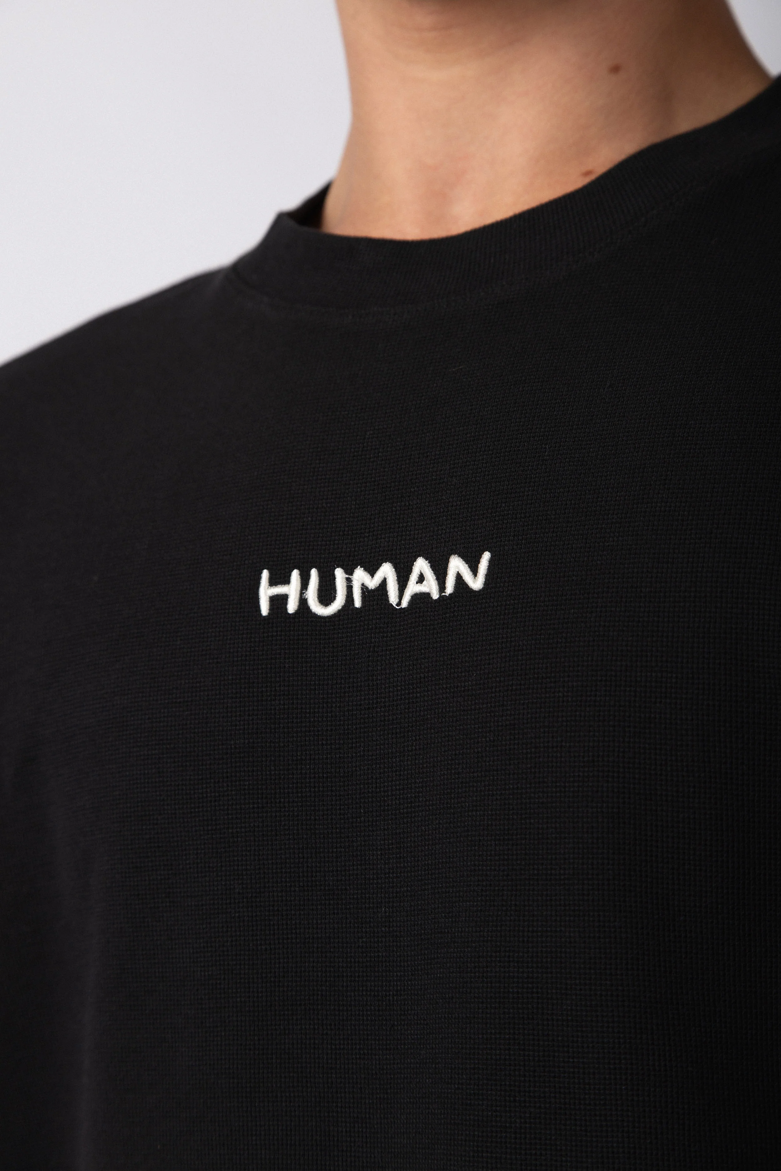Remera Over Hana Hum Negra - Image 3