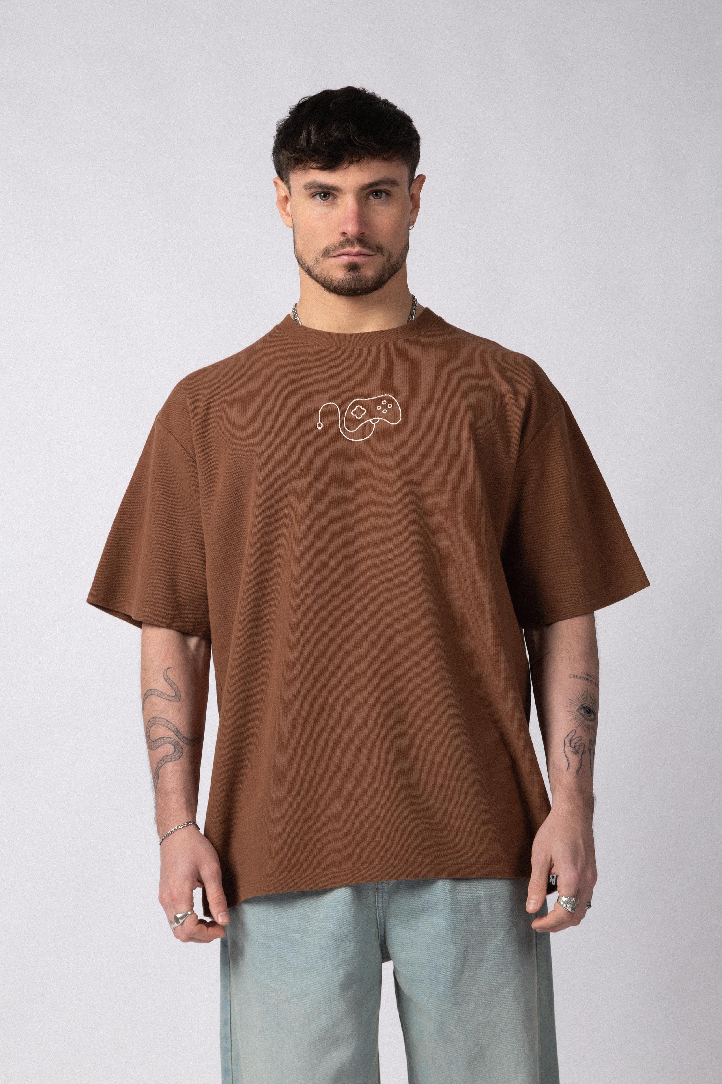 Remera Over Hana Play Choco - Image 3