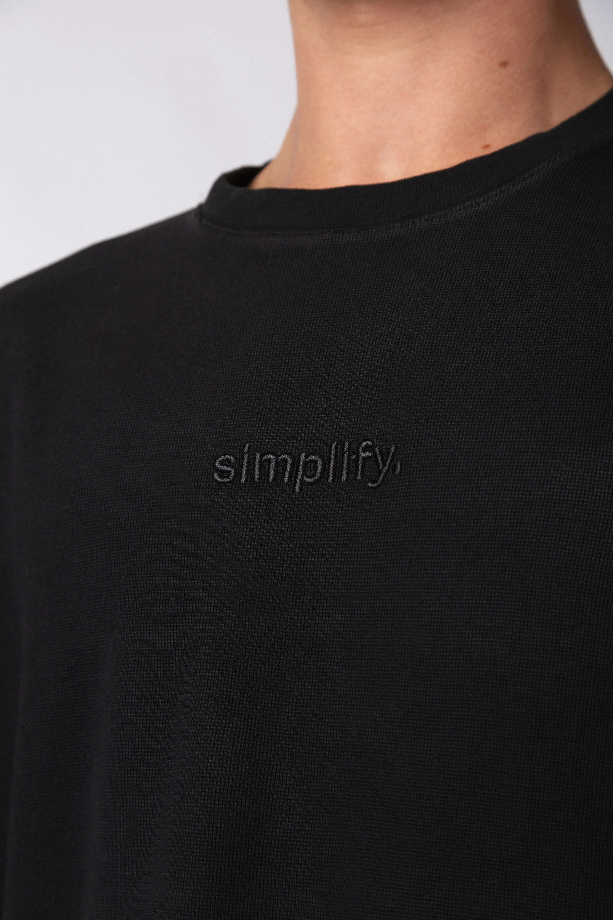 Remera Over Hana Simplify Negra - Image 5