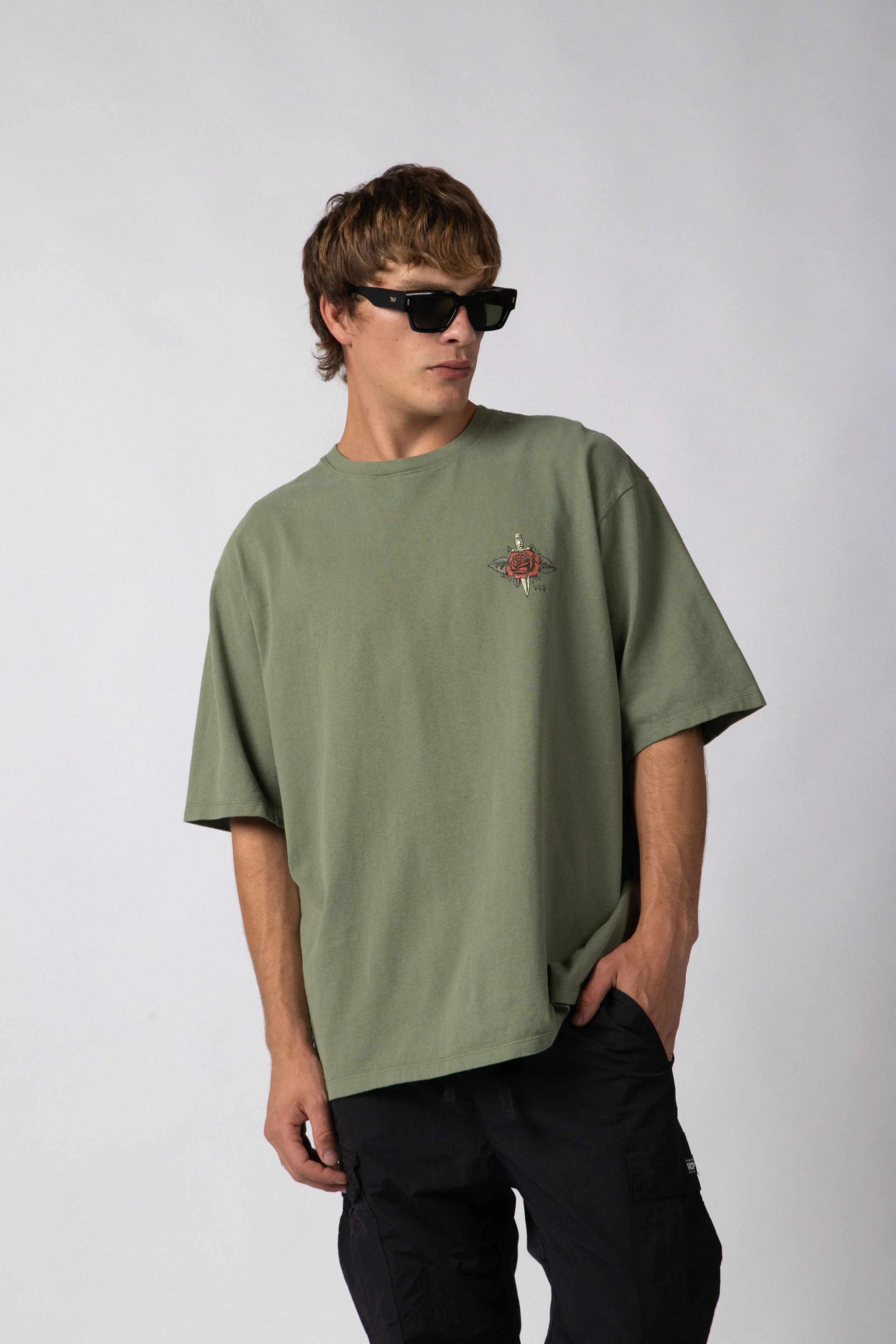 Remera Over Rhy Dead Militar