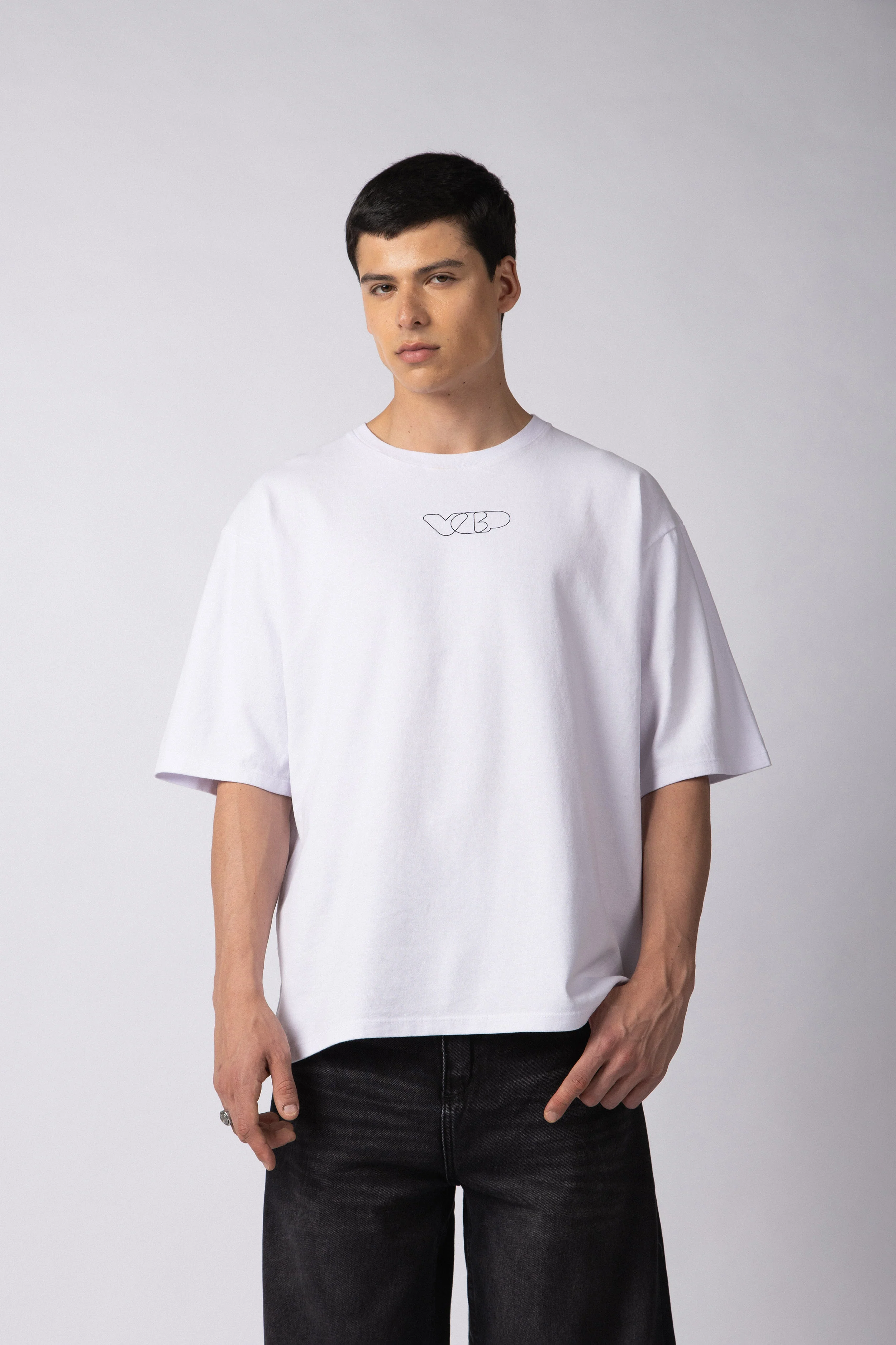 Remera Over Rhy Design Blanca - Image 2