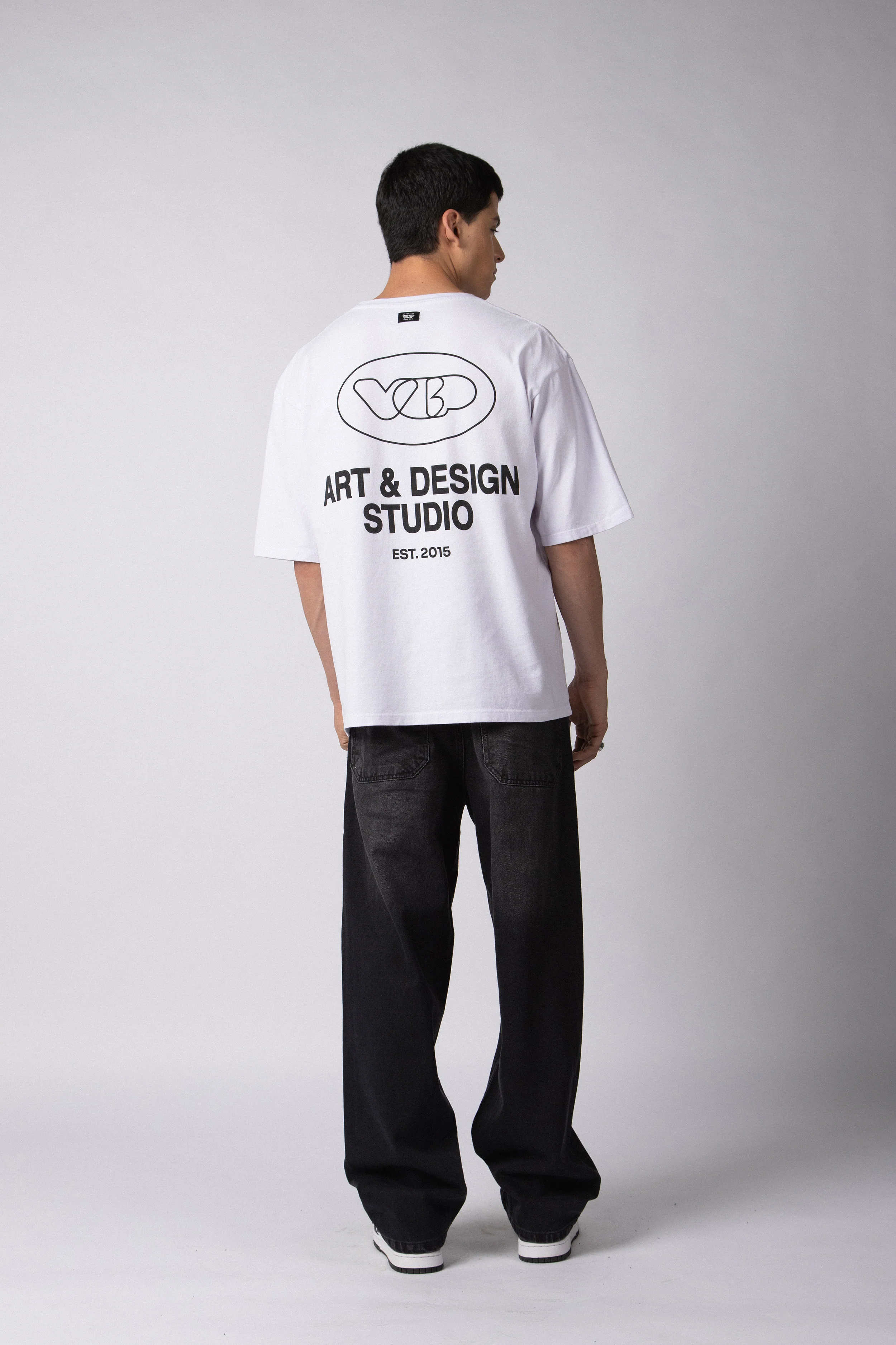 Remera Over Rhy Design Blanca - Image 6