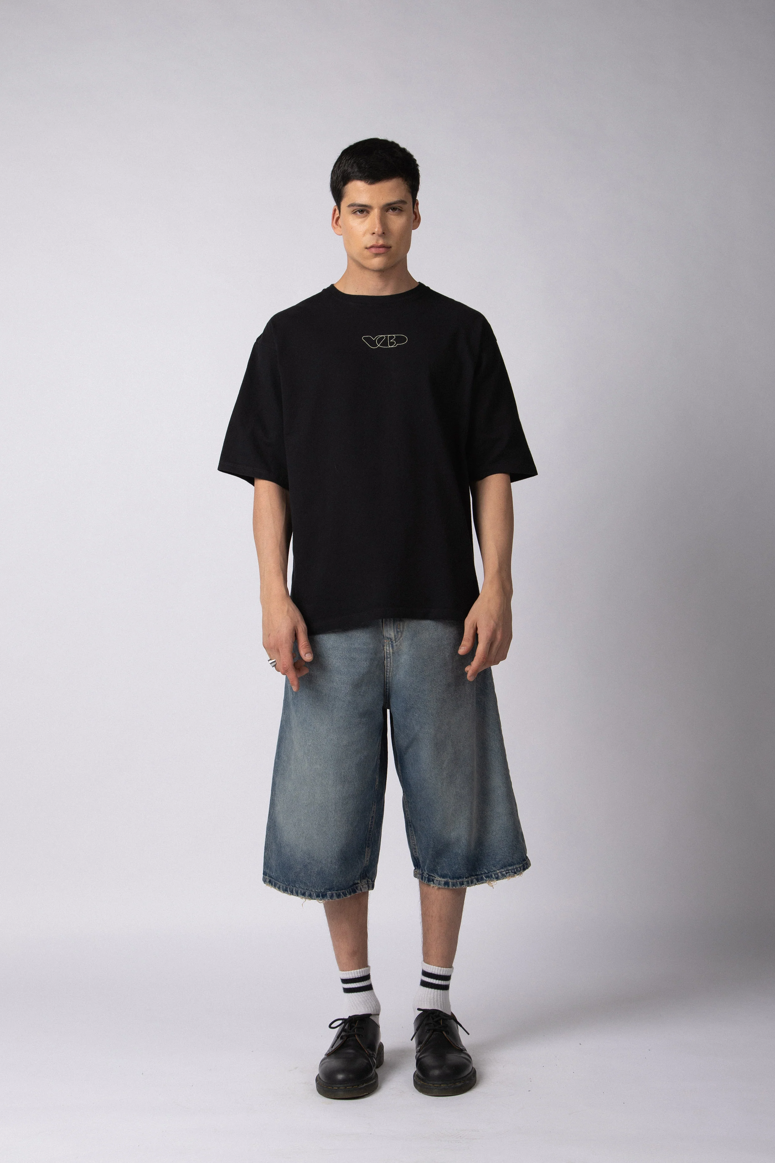 Remera Over Rhy Design Negra - Image 4