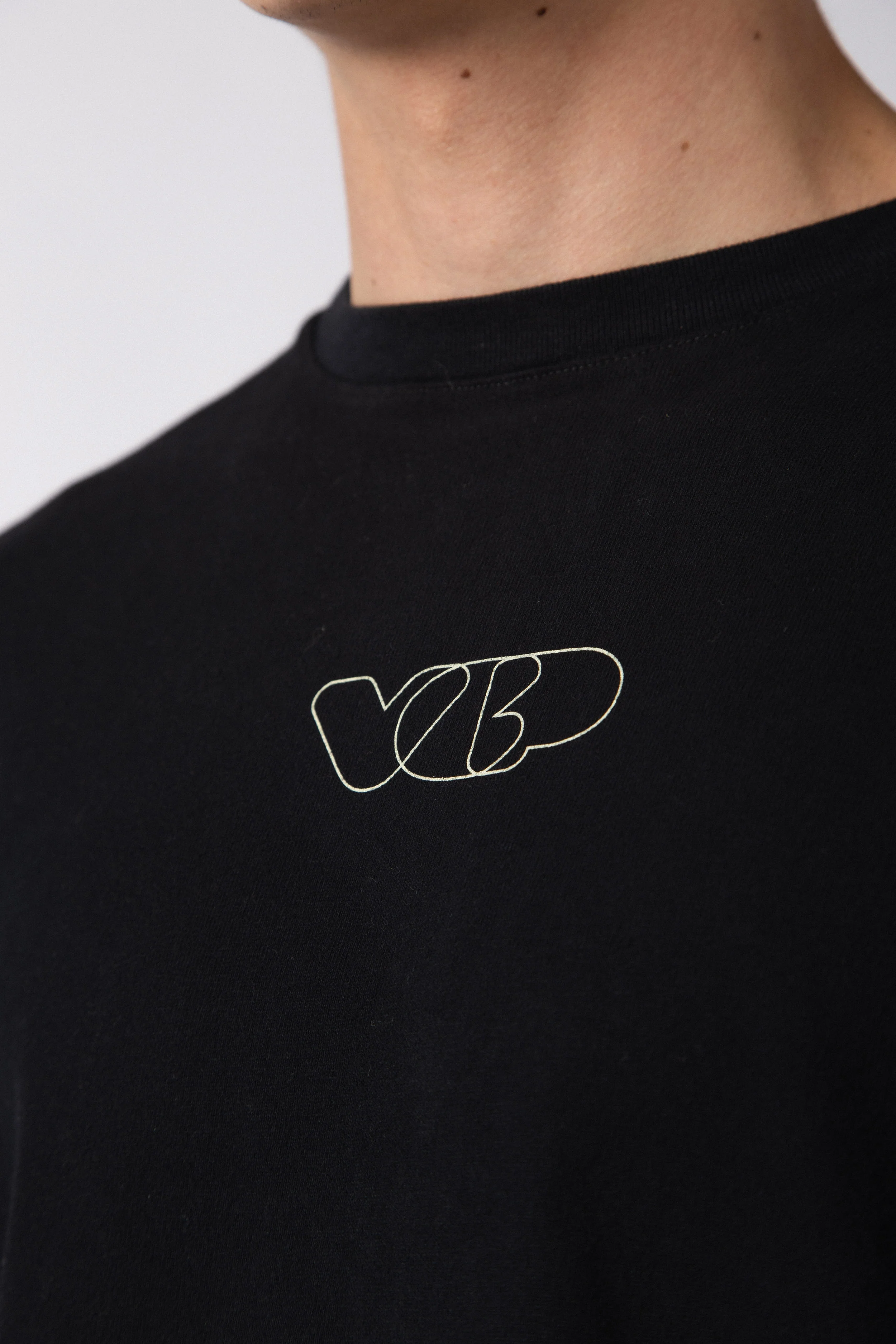 Remera Over Rhy Design Negra - Image 5