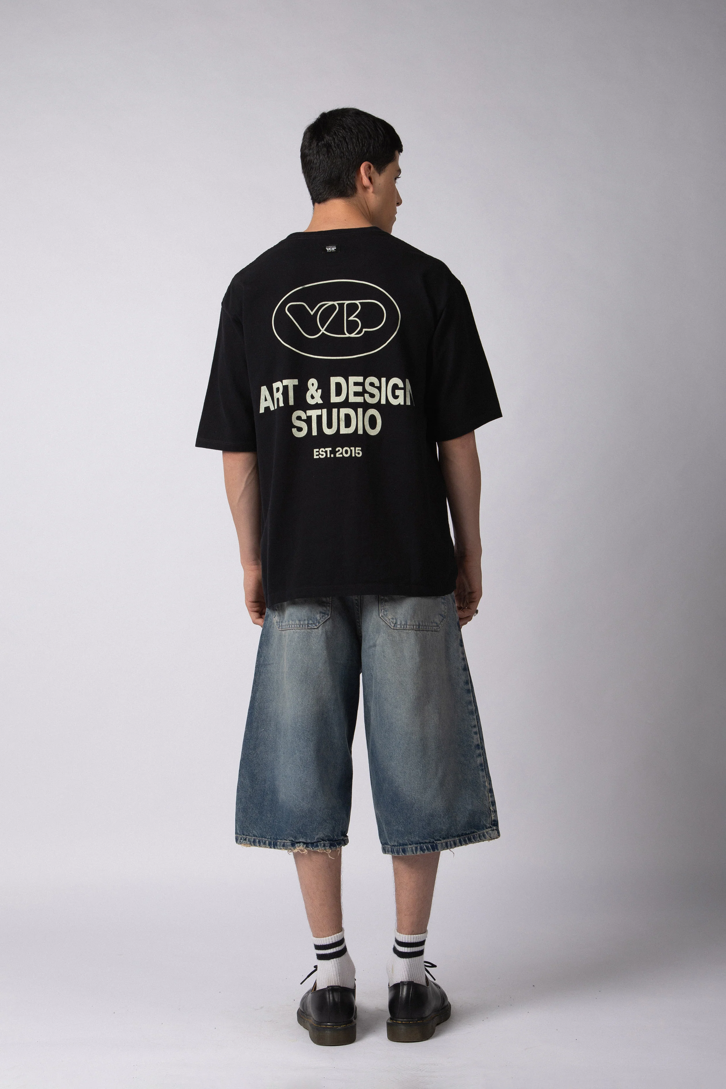 Remera Over Rhy Design Negra - Image 6