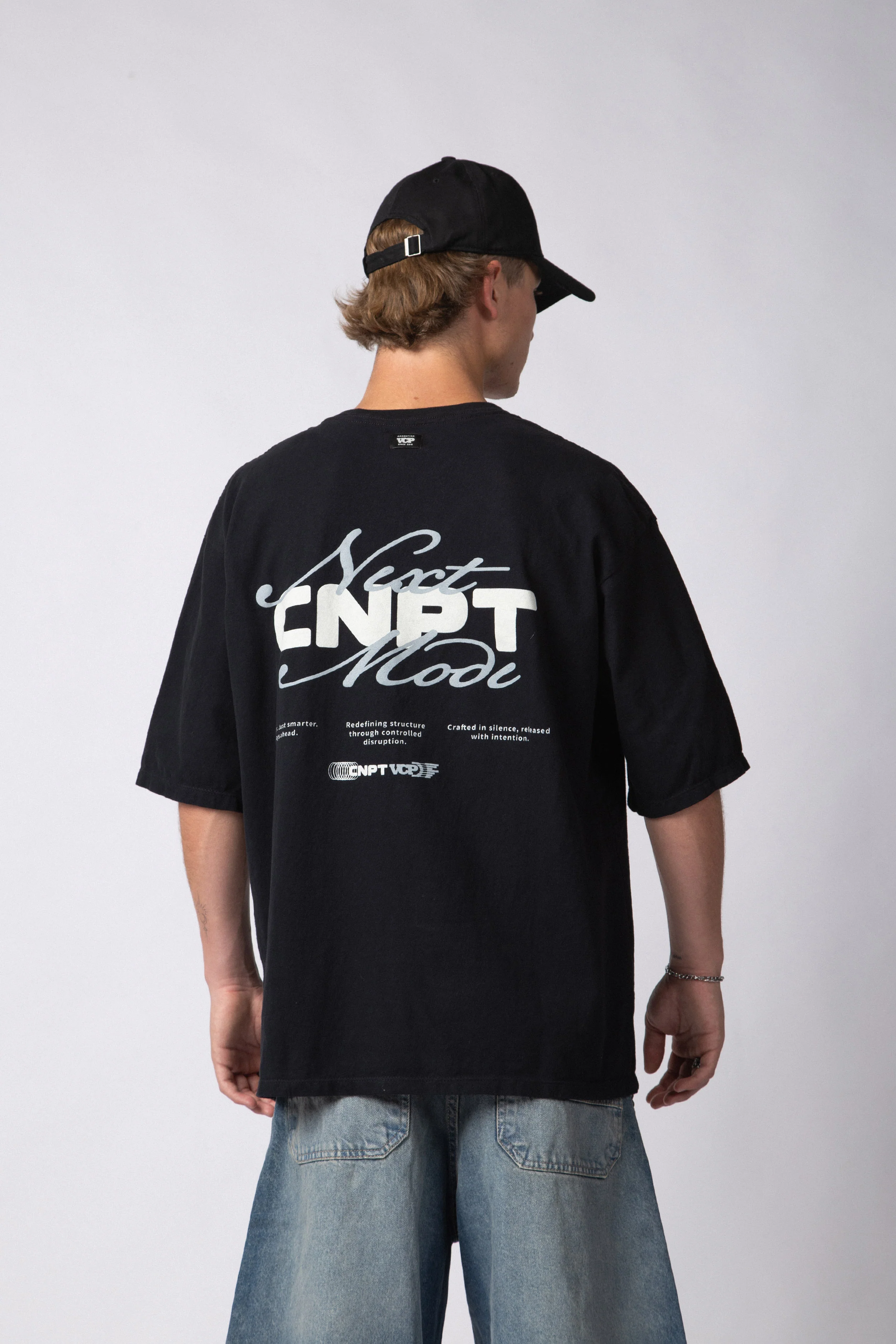 Remera Over Rhy Next Negra - Image 2