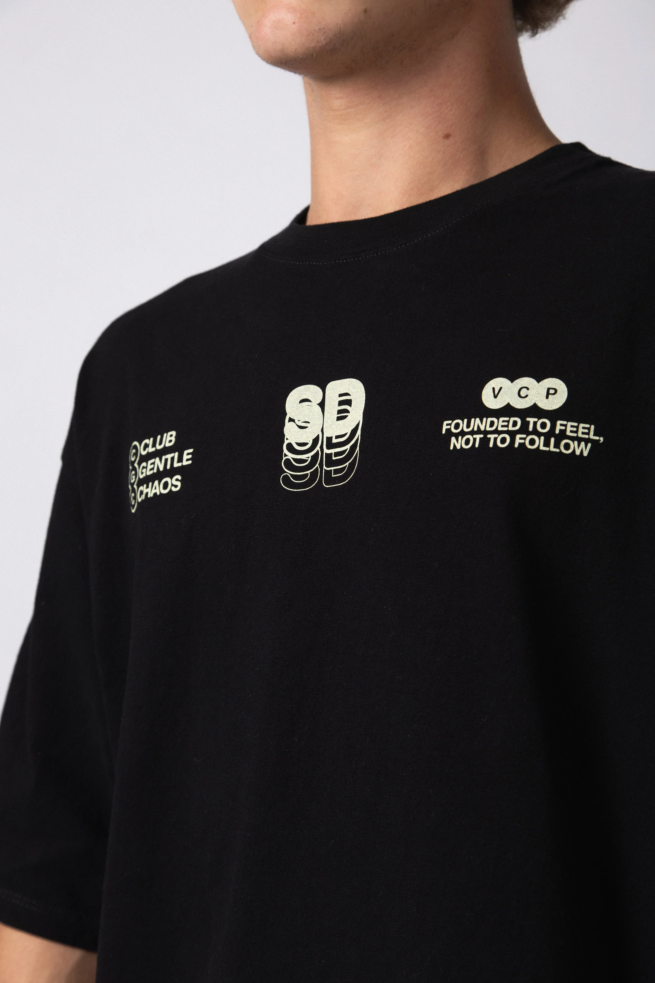 Remera Over Rhy Soft Negra - Image 4