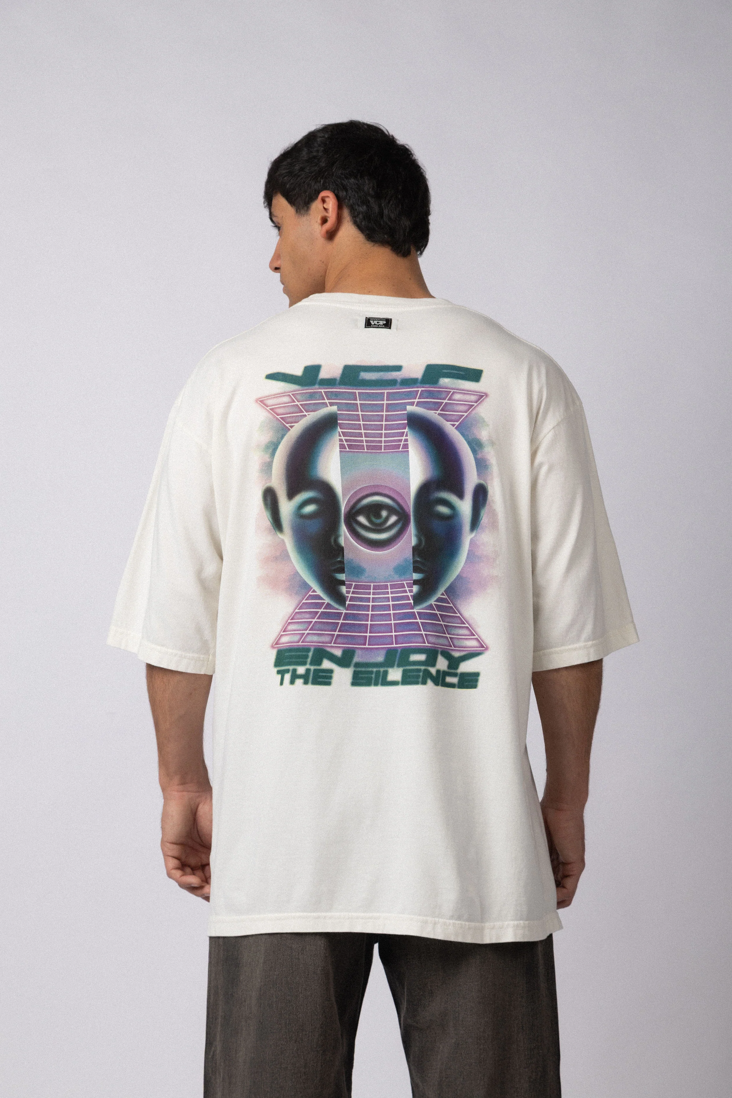 Remera Over Taz Enjoy Crudo - Image 2
