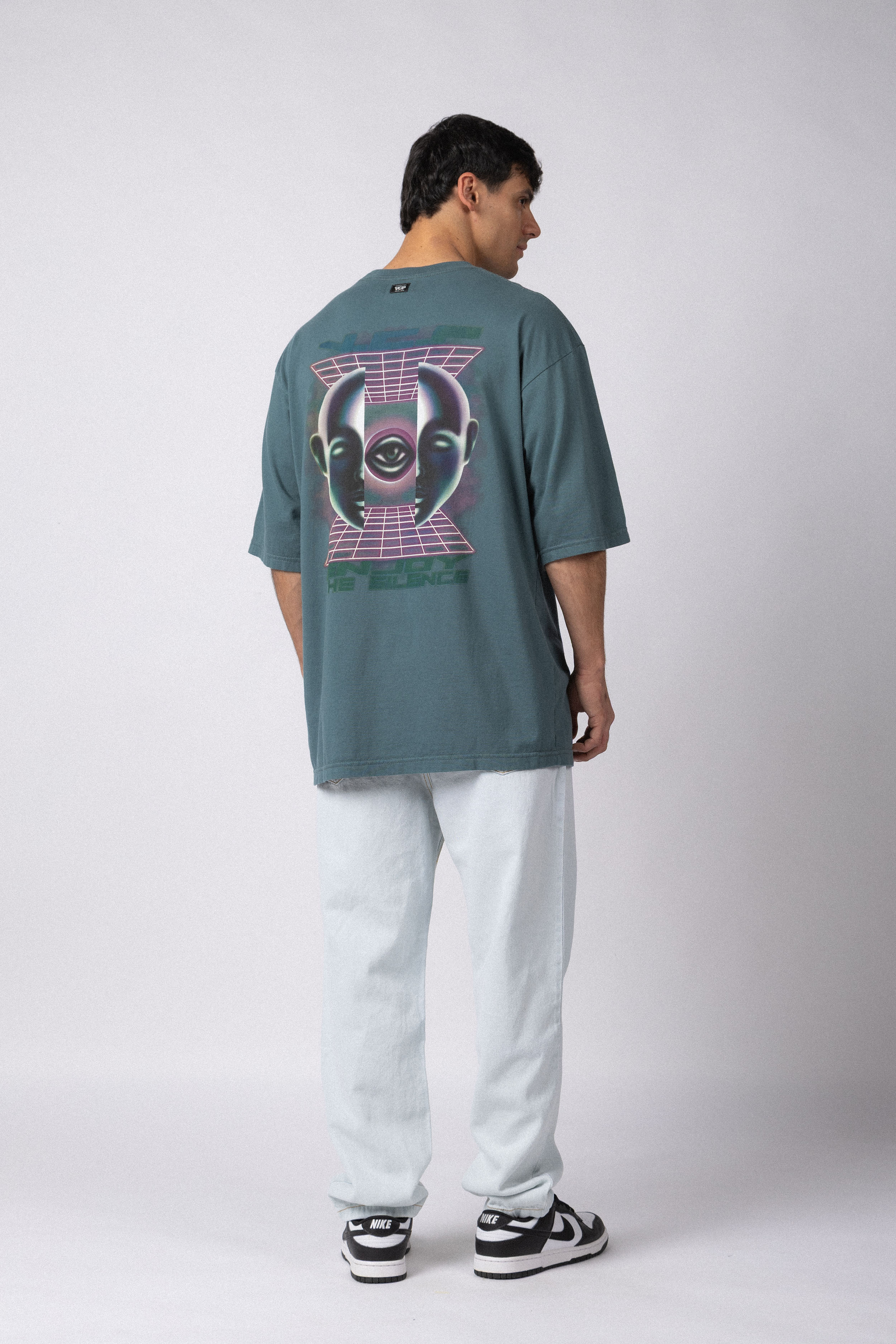 Remera Over Taz Enjoy Ocean - Image 4