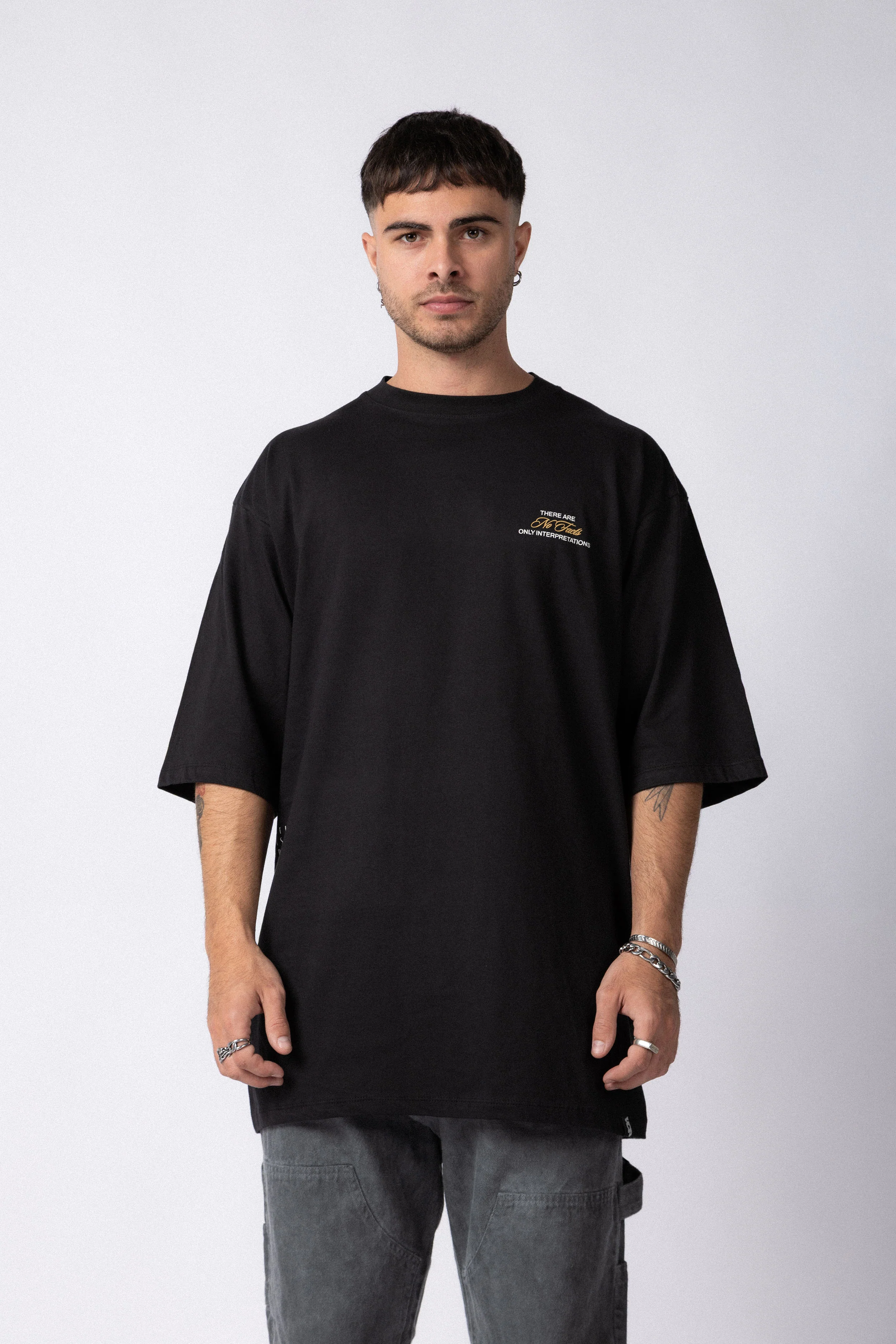 Remera Over Taz Facts Negra