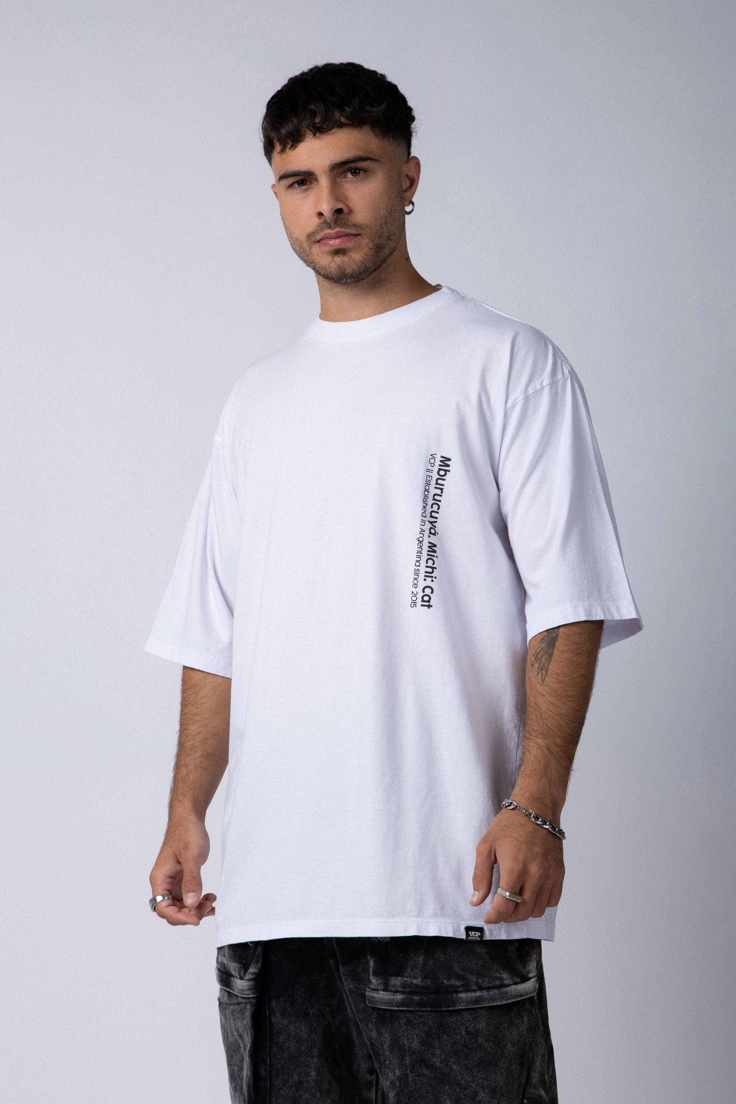 Remera Over Taz Michi Blanca - Image 5