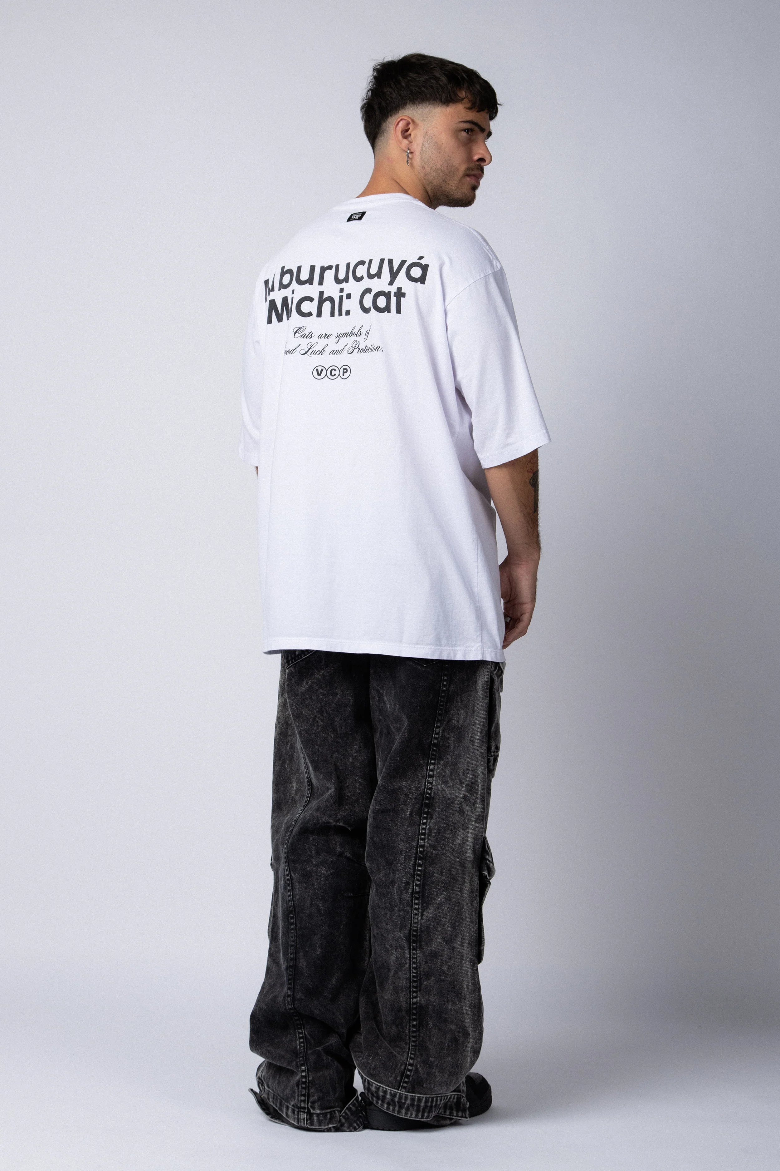 Remera Over Taz Michi Blanca - Image 6