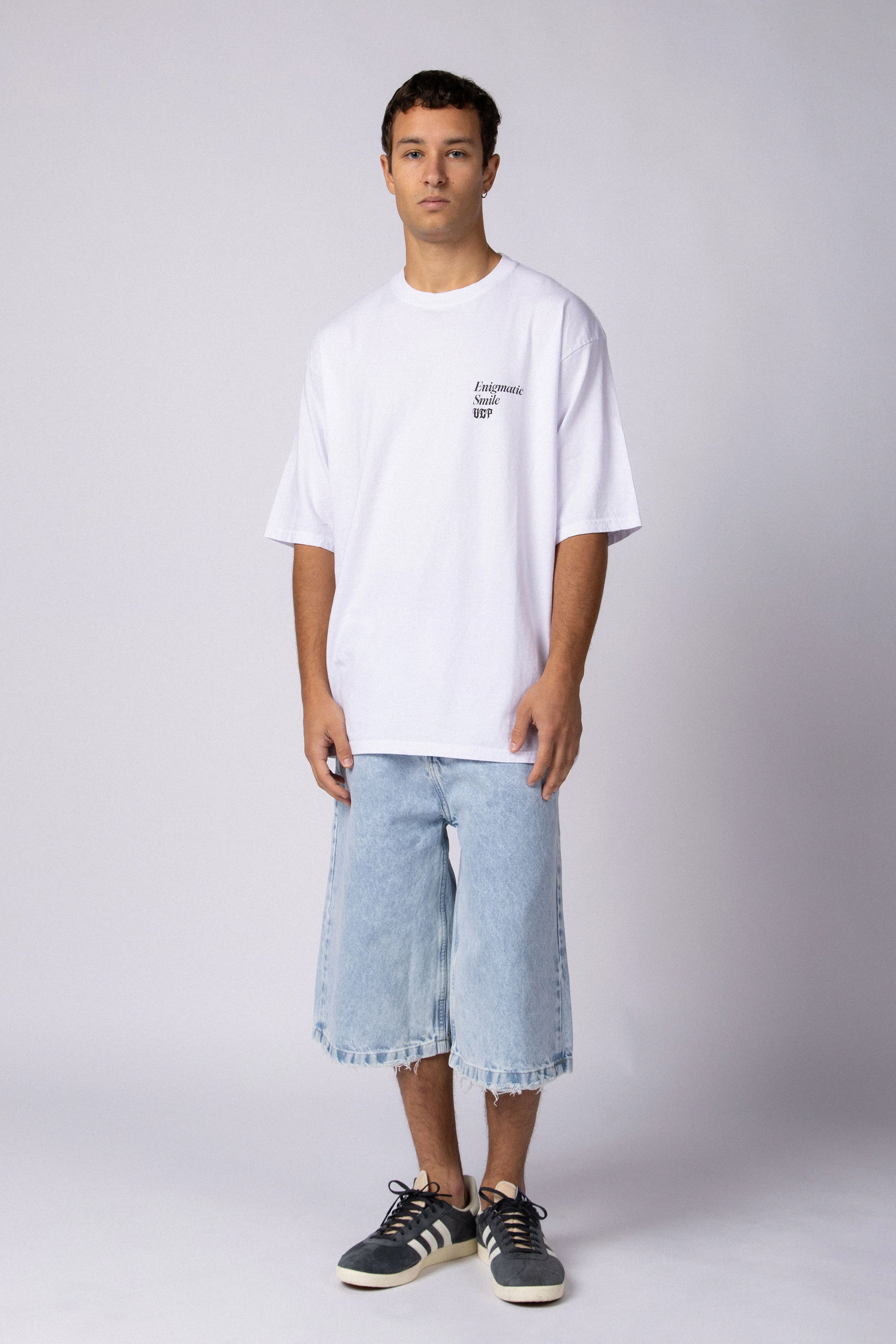 Remera Over Taz Mona Blanca - Image 3