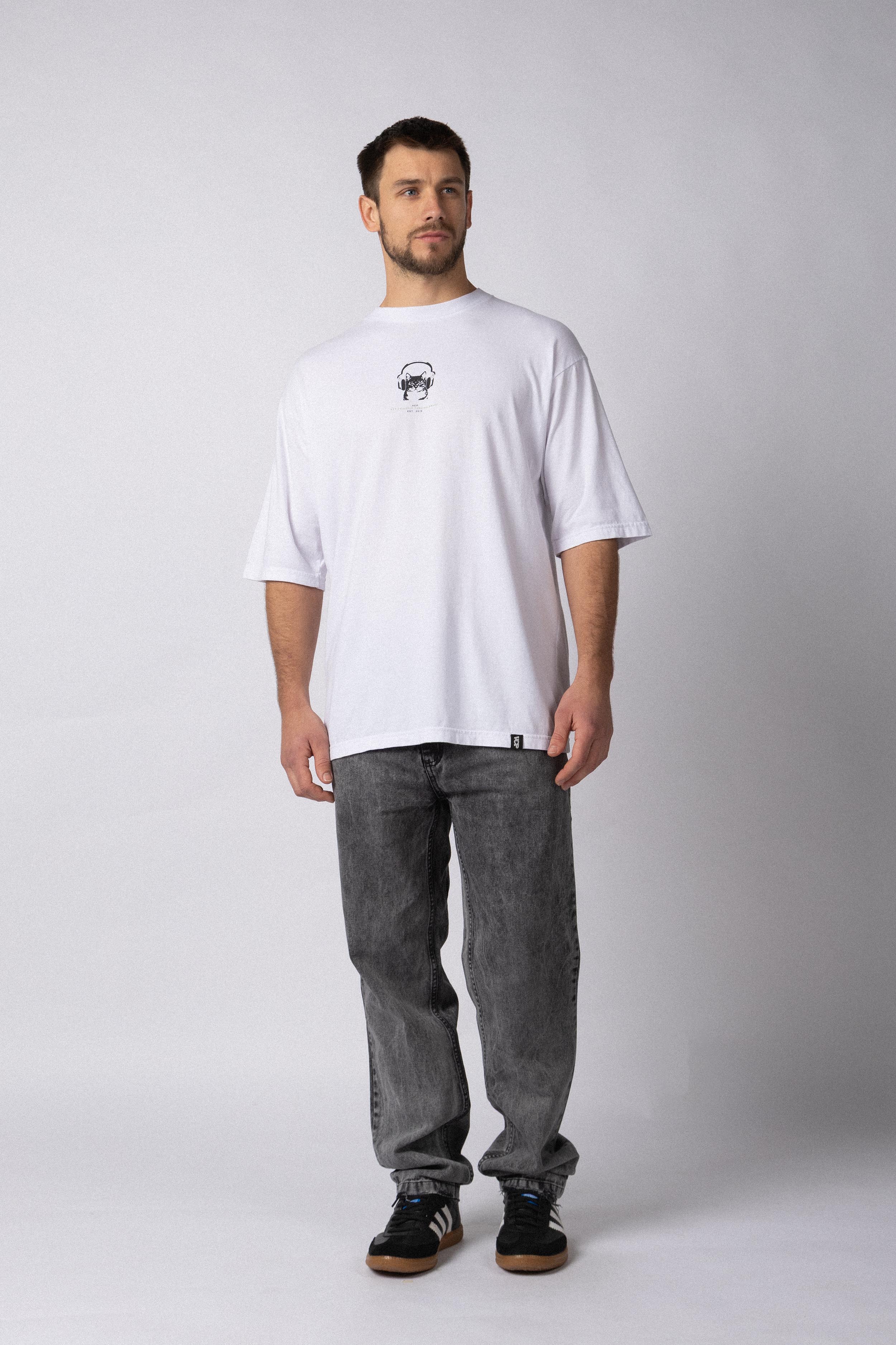 Remera Over Taz Murder Blanca - Image 3
