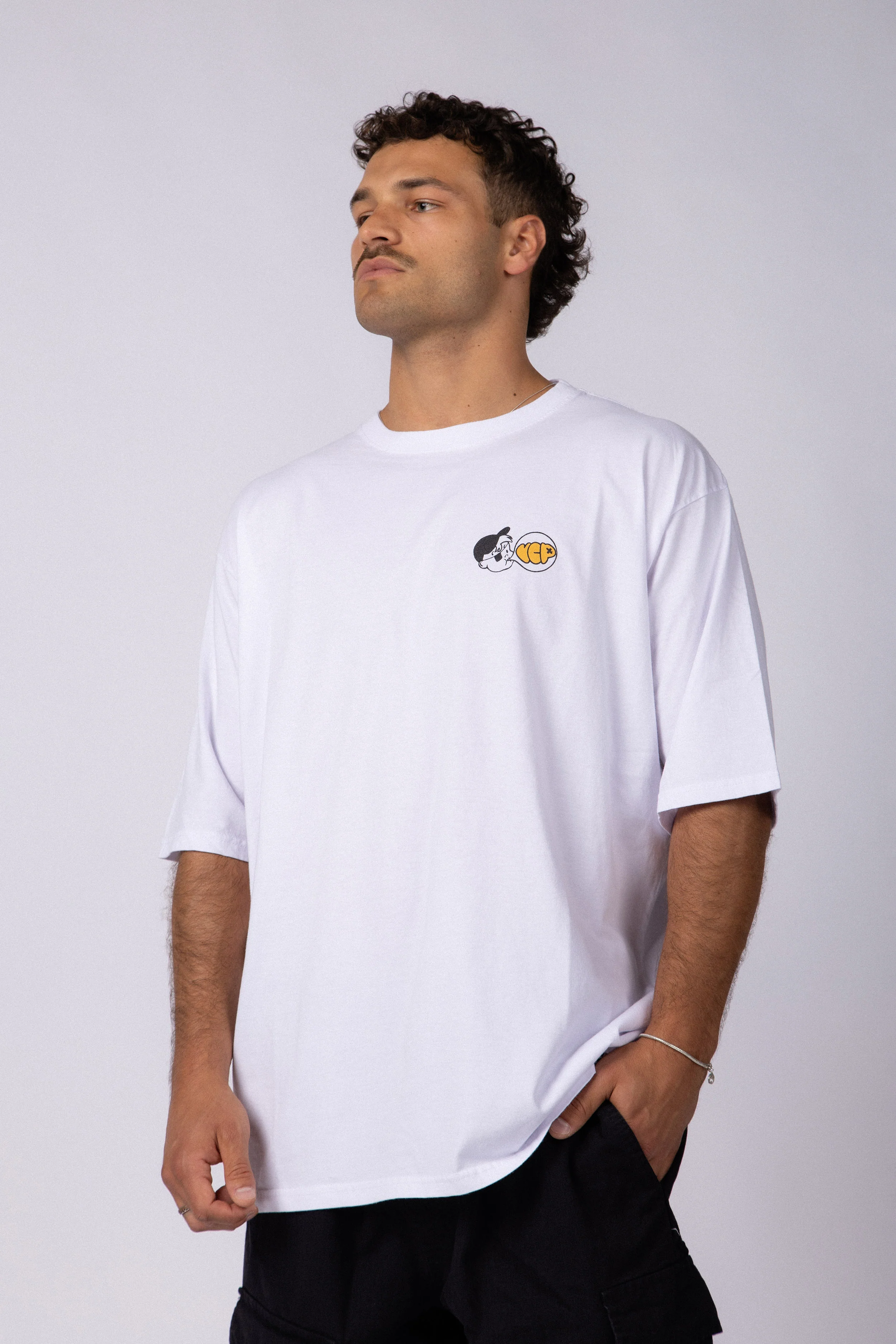 Remera Over Taz Sweet Blanca