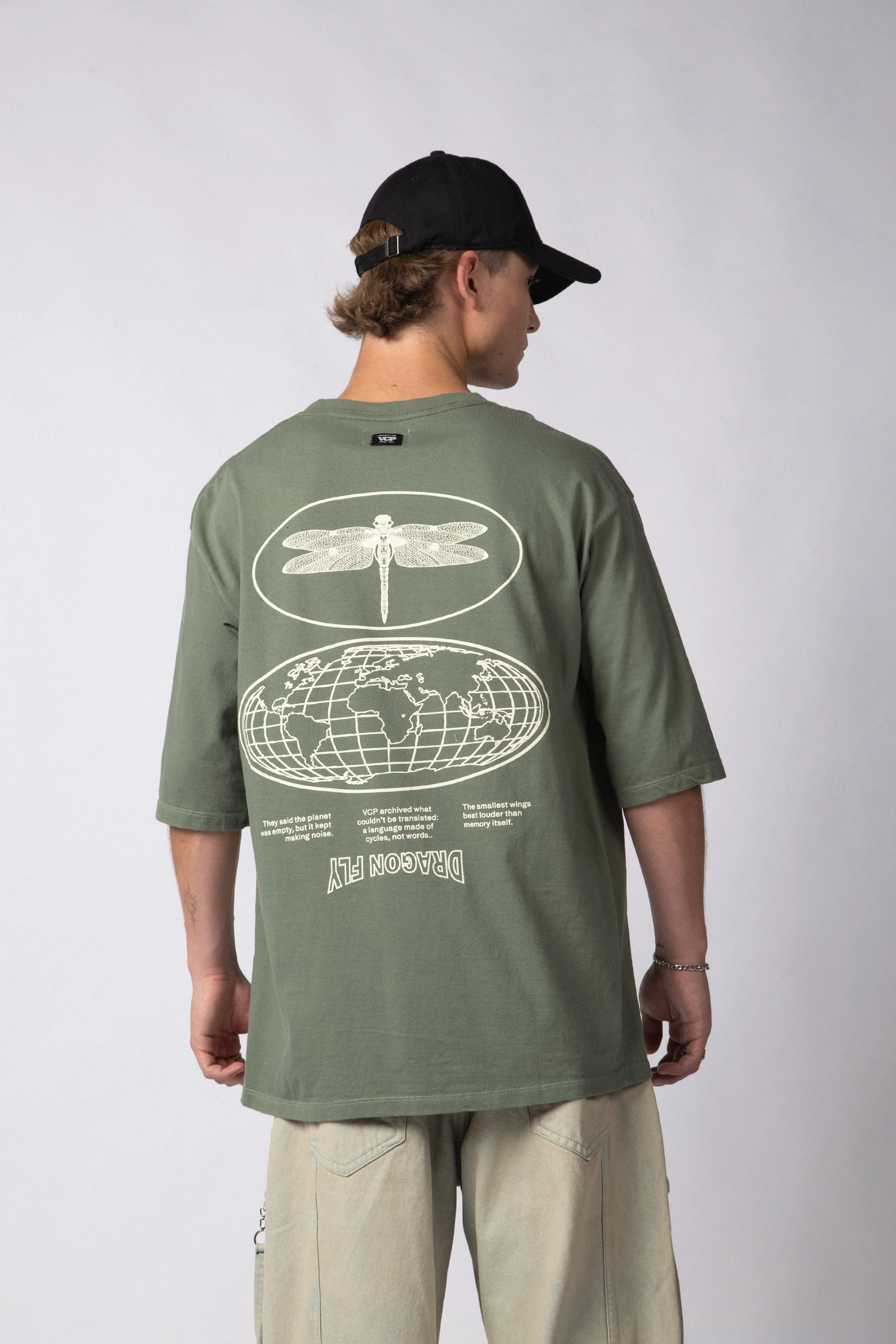 Remera Over Taz Wings Militar - Image 2
