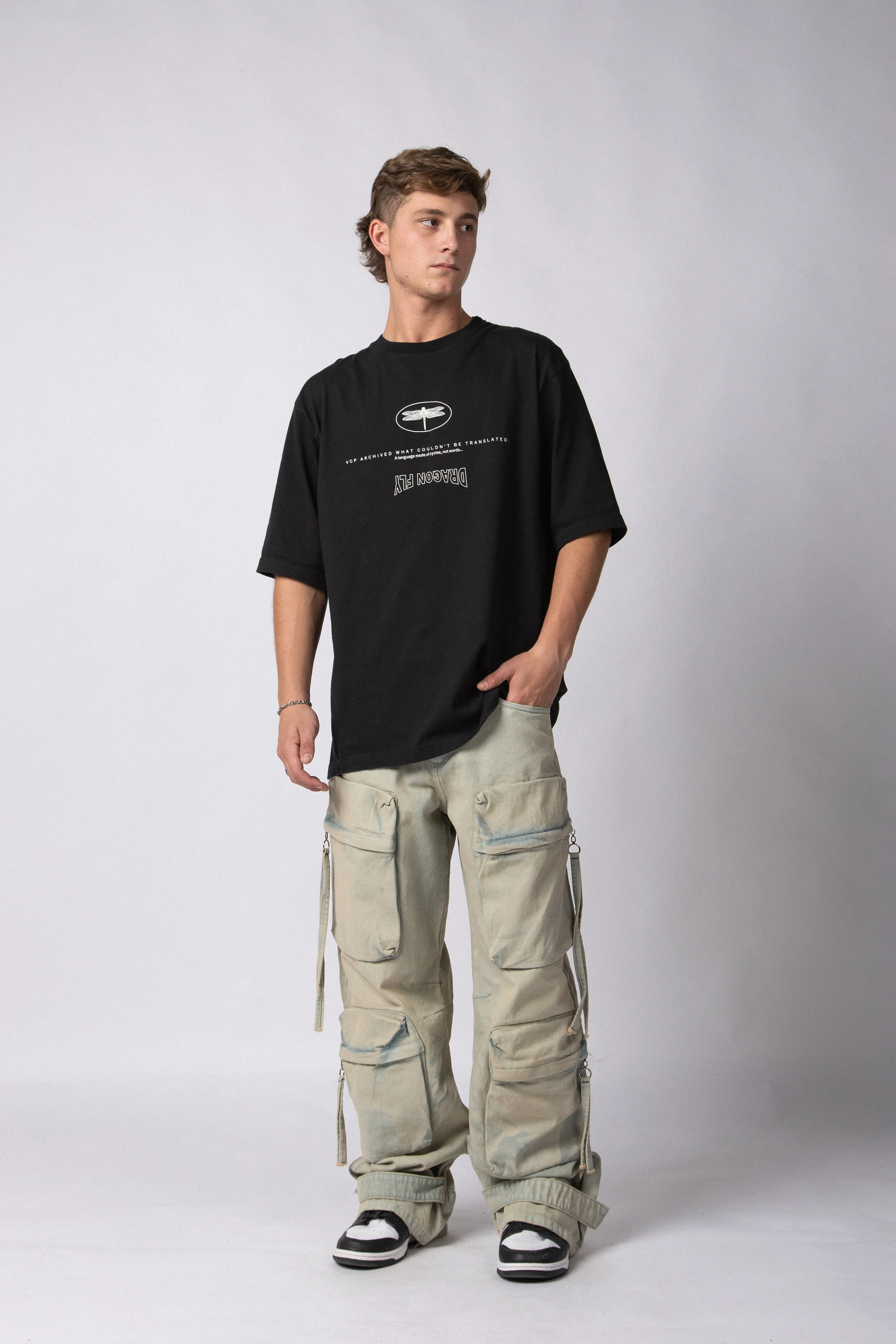 Remera Over Taz Wings Negra - Image 3