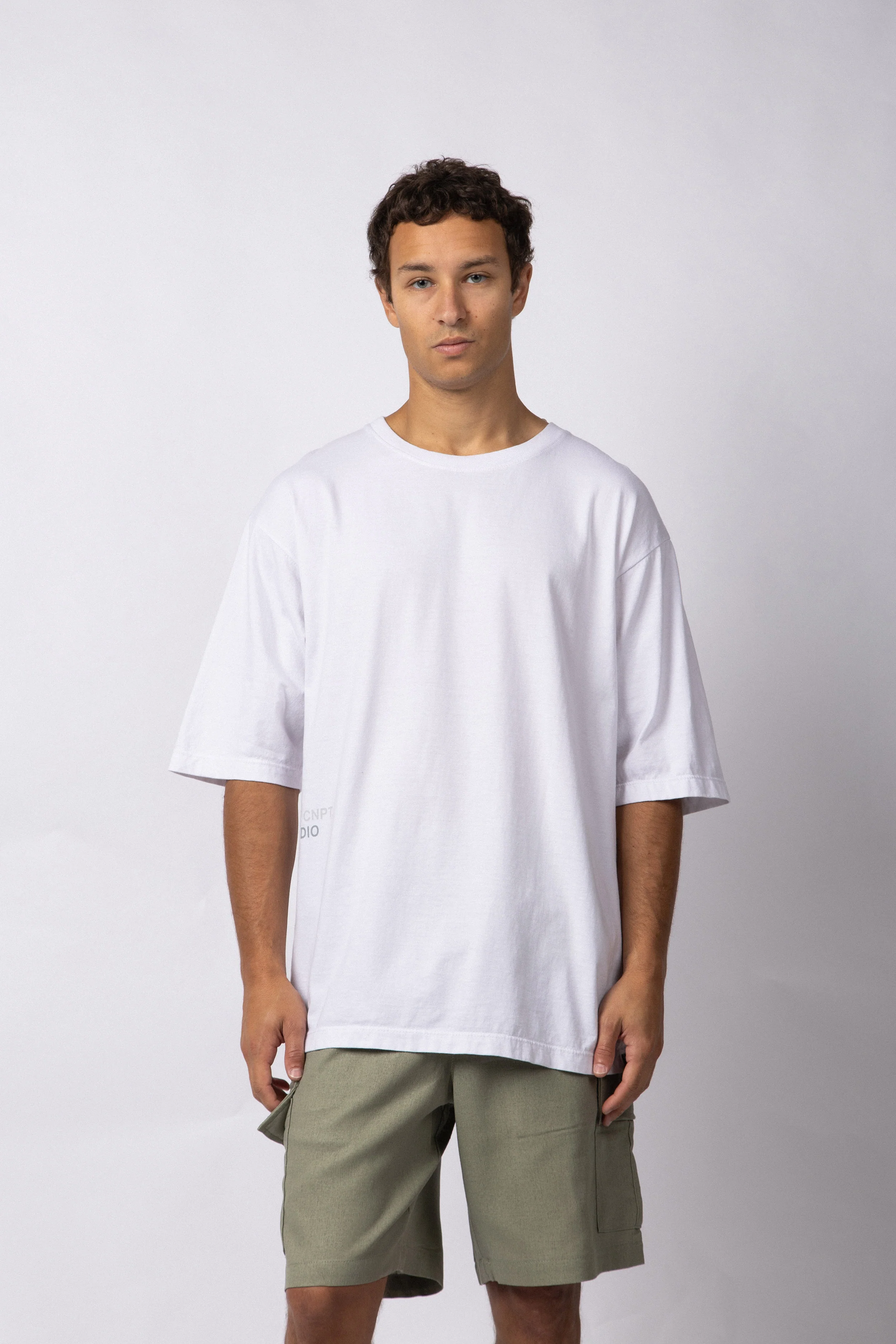 Remera Over Taz XXX Blanca - Image 2
