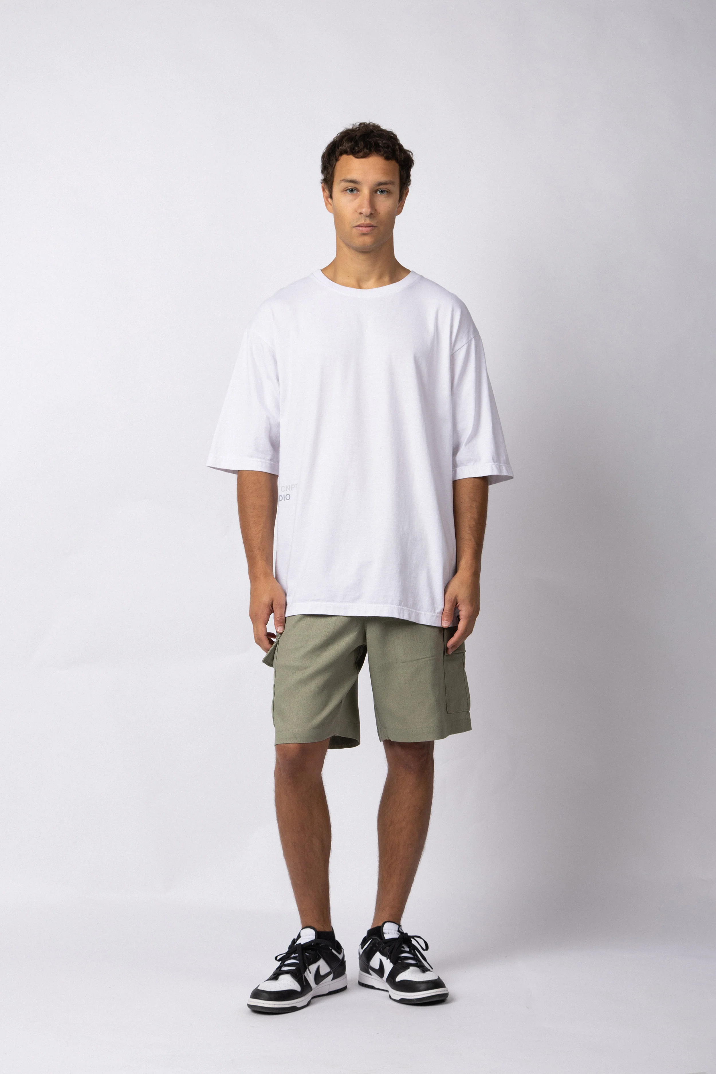 Remera Over Taz XXX Blanca - Image 3