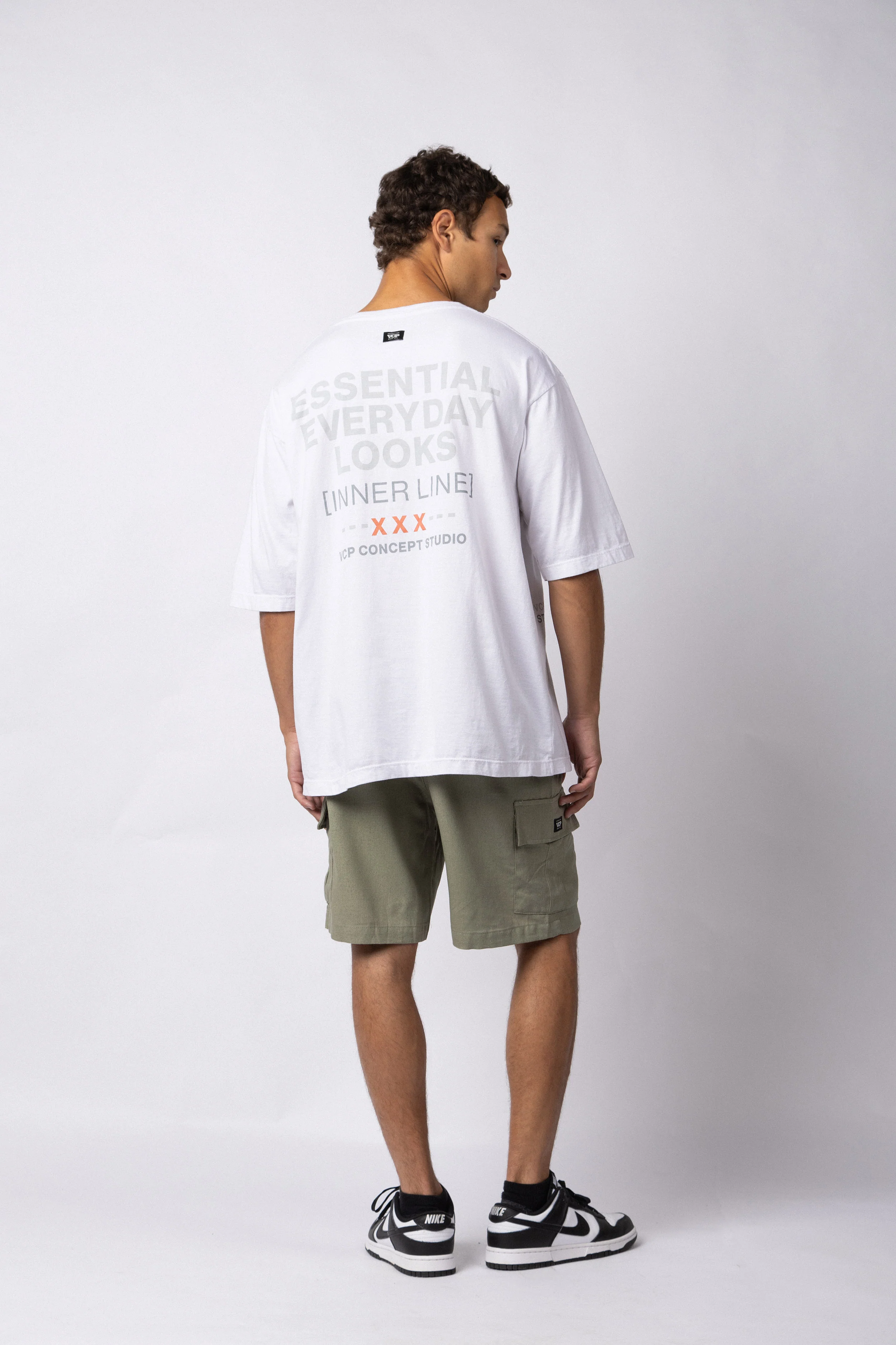 Remera Over Taz XXX Blanca - Image 4