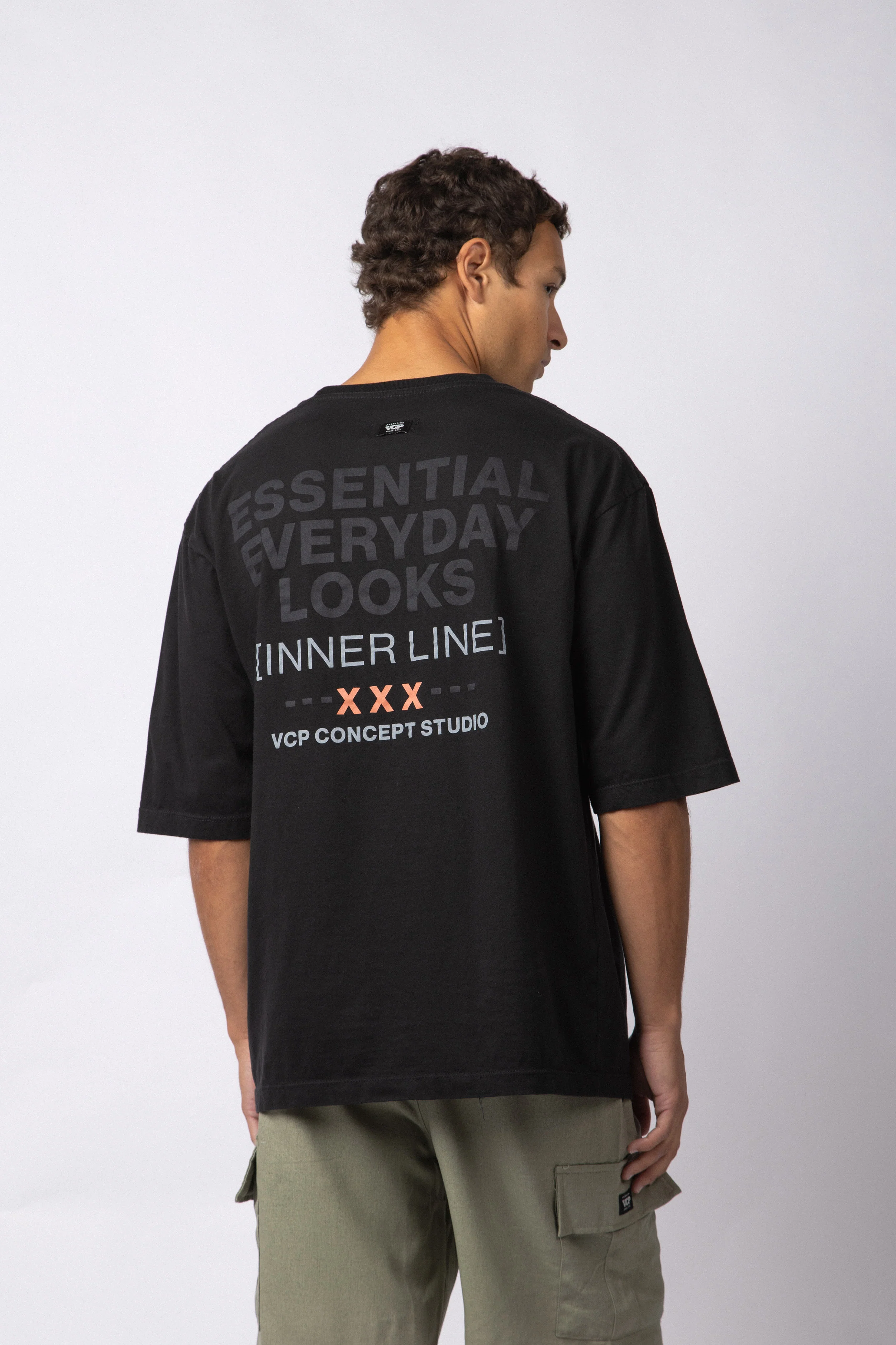 Remera Over Taz XXX Negra
