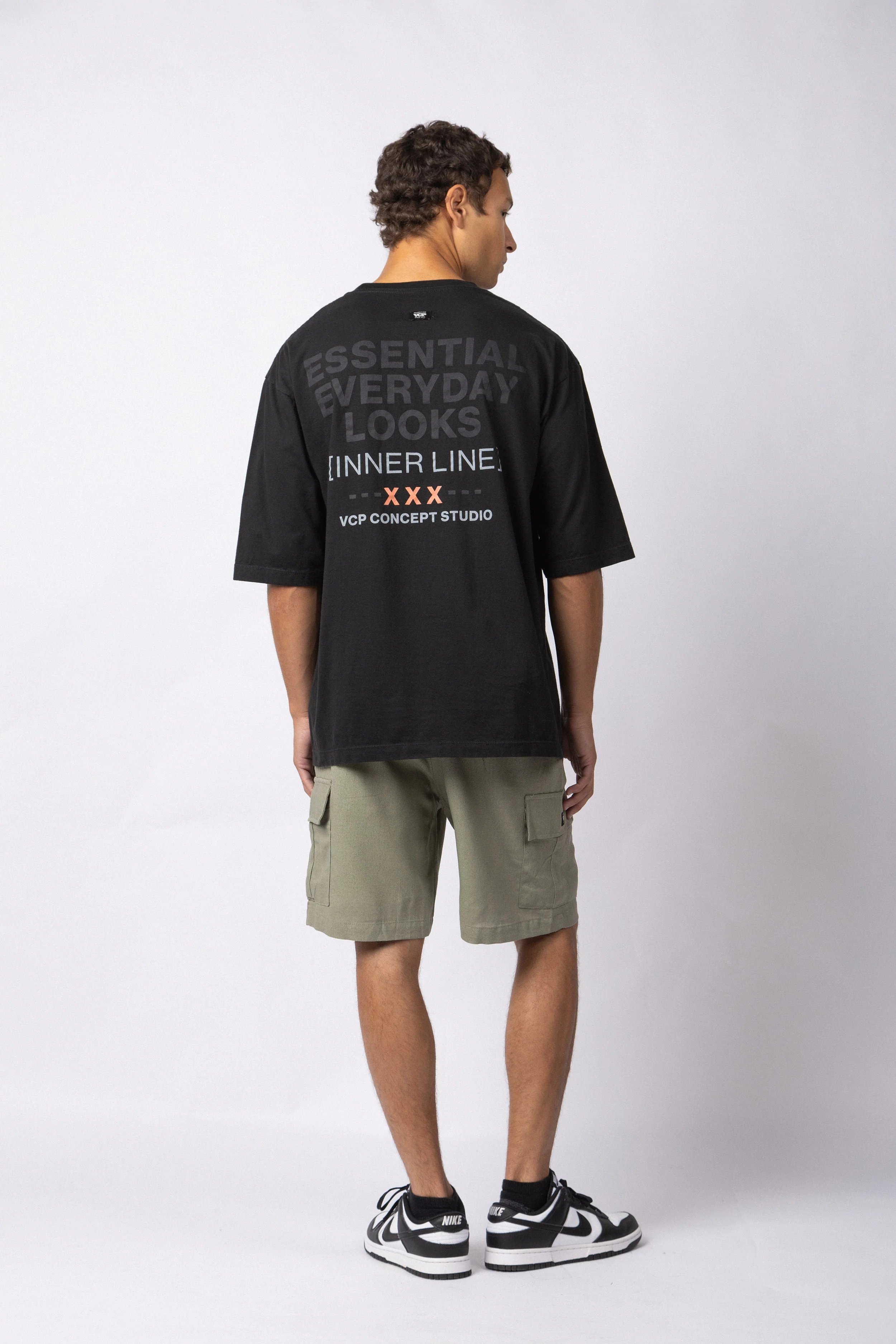 Remera Over Taz XXX Negra - Image 4