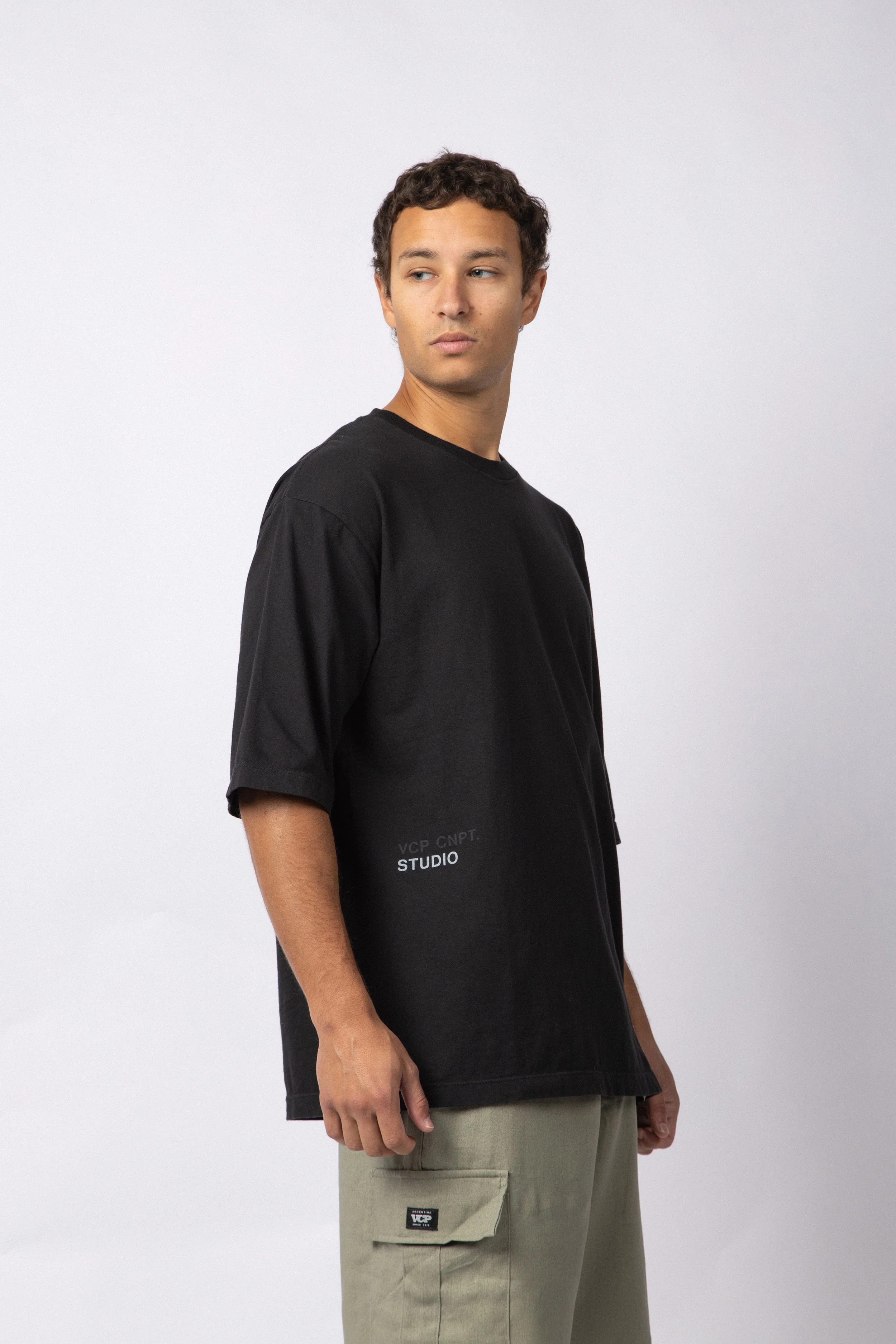 Remera Over Taz XXX Negra - Image 5