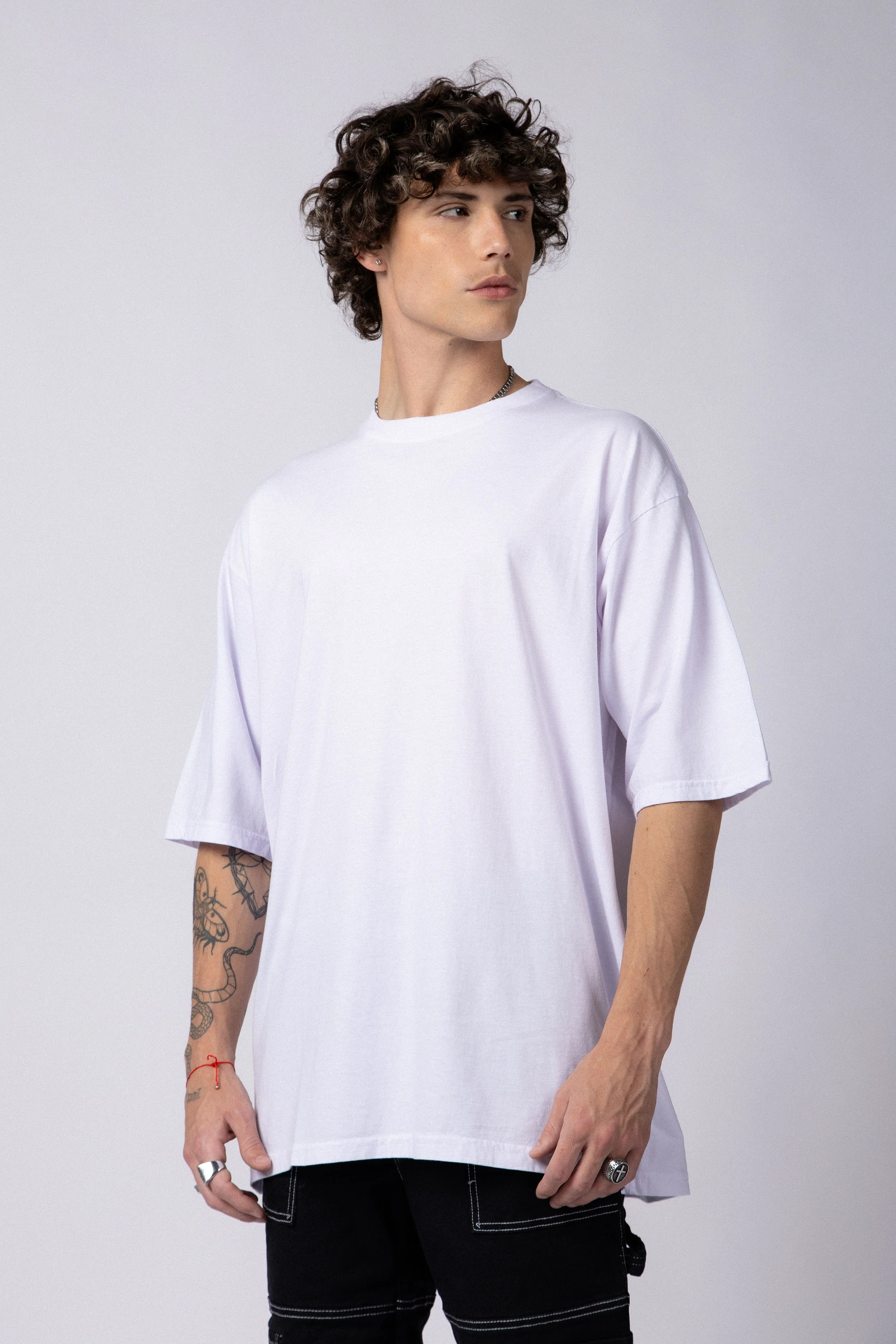 Remera Over Theo Blanca - Image 4