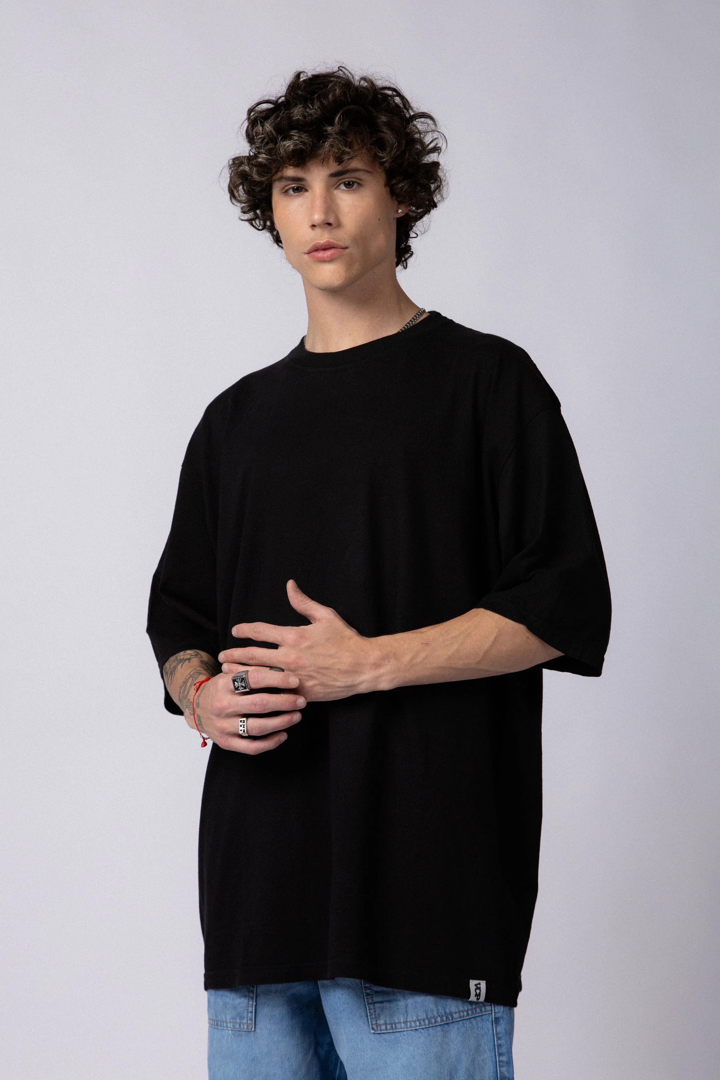 Remera Over Theo Negra - Image 4