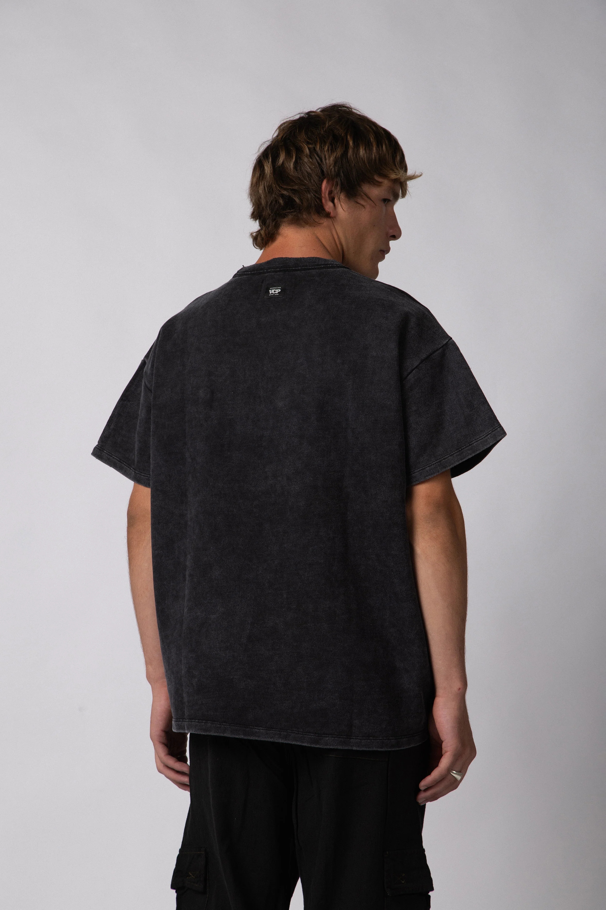 Remera Rustico Over Glow Negro - Image 4