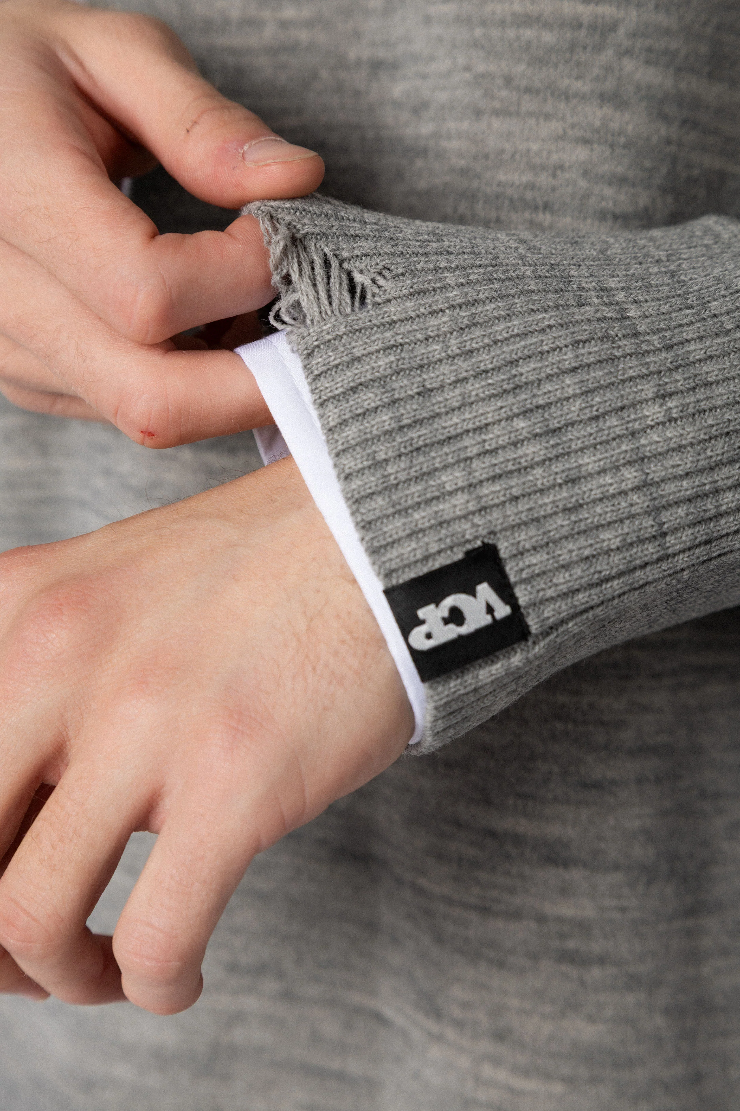 Sweater Concept Gris - Image 4