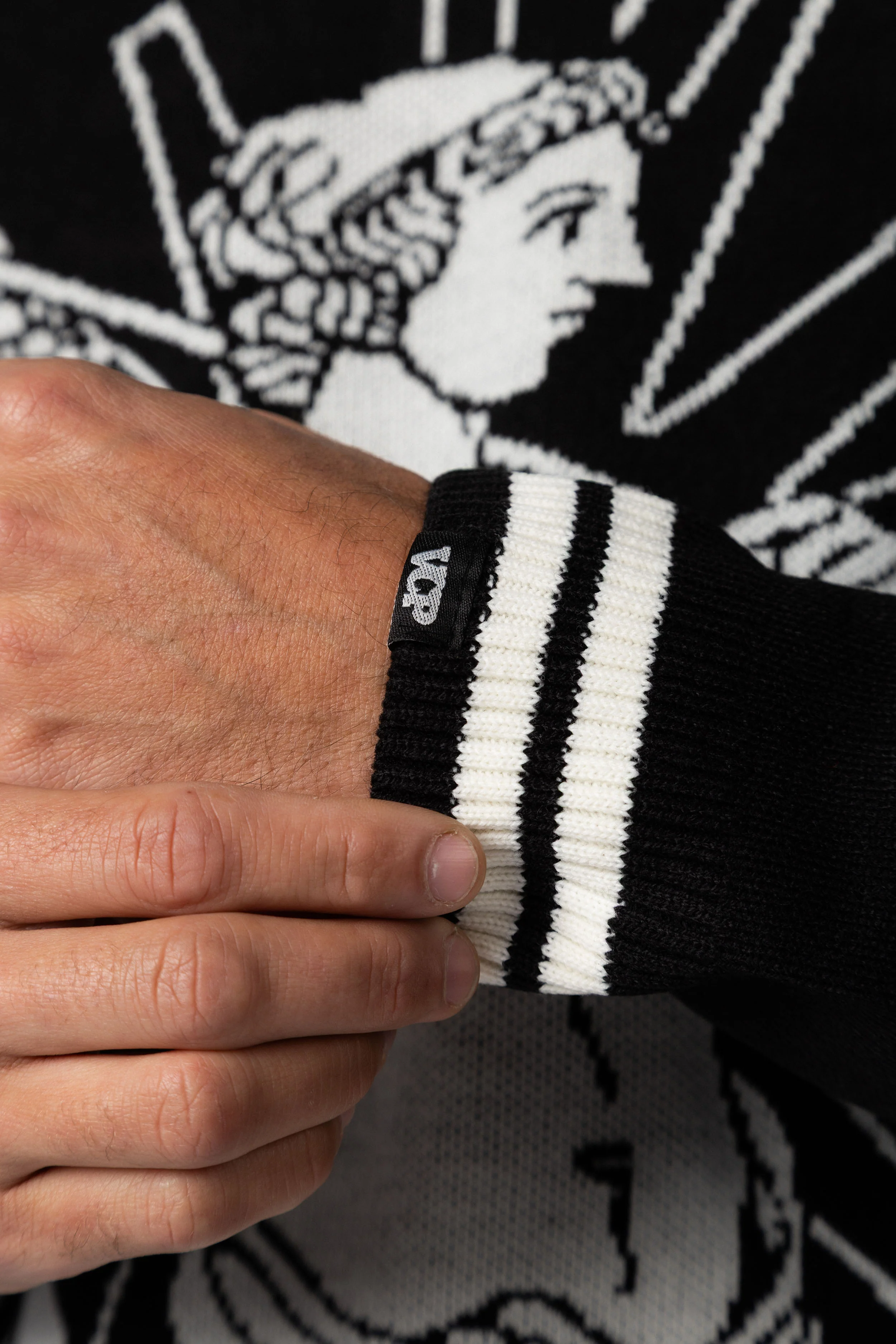 Sweater Over Dioniso - Image 3