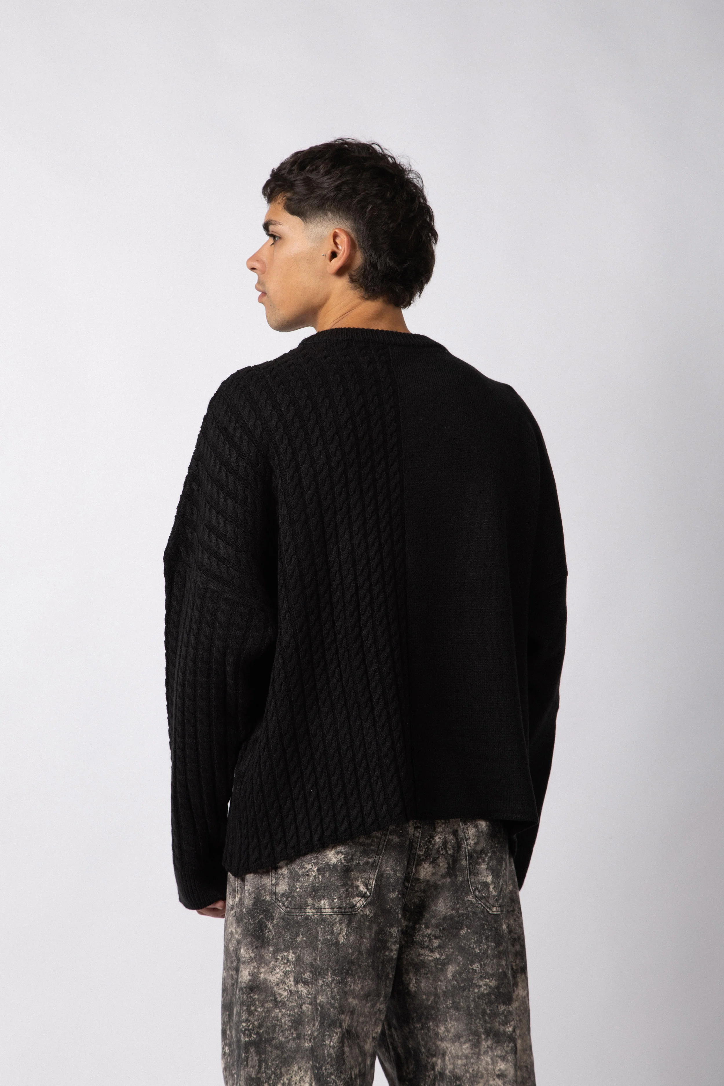 Sweater Varn Negro - Image 2